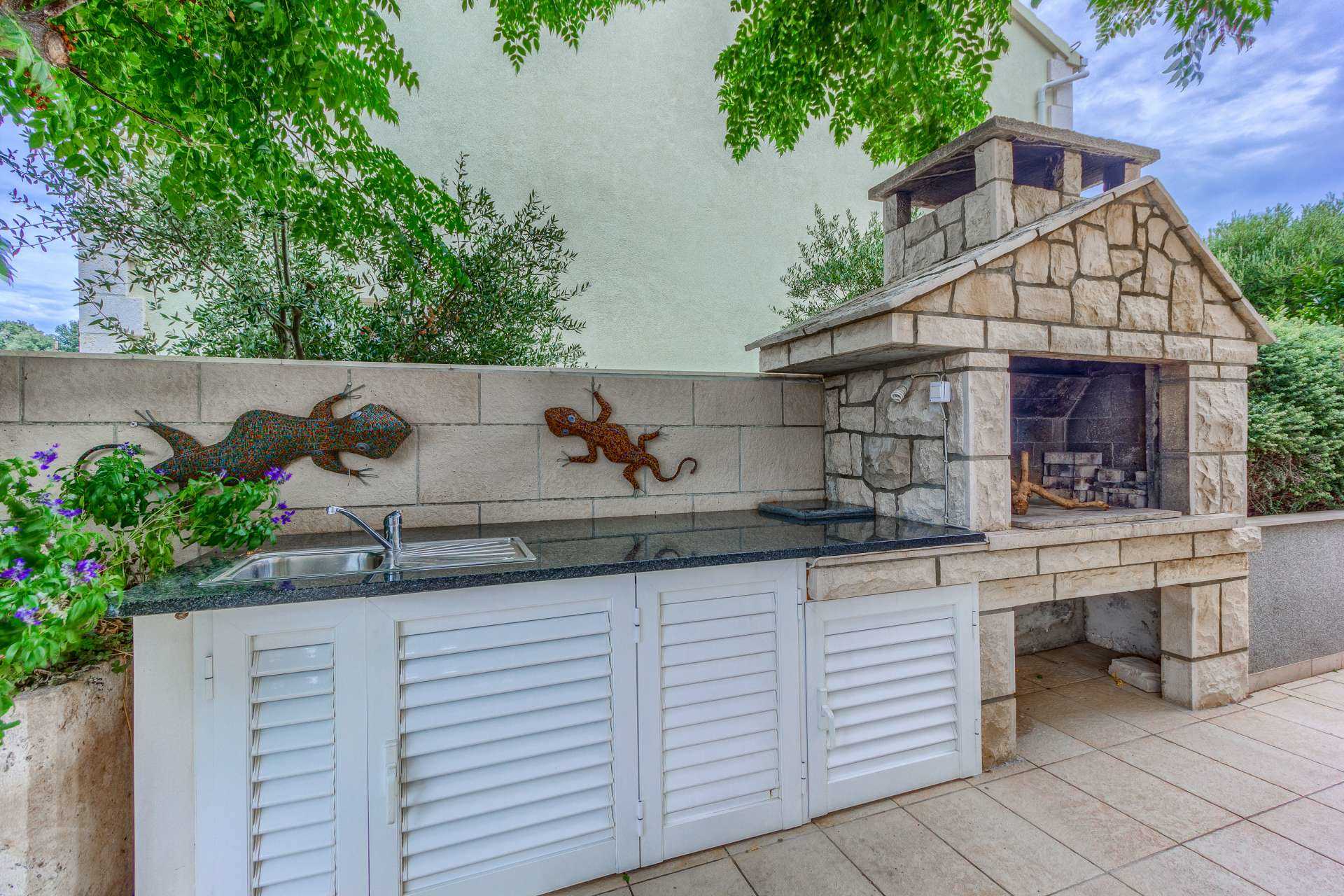 Villa Southern Beauty - six bedroom villa with a pool and jacuzzi on Island Korčula
