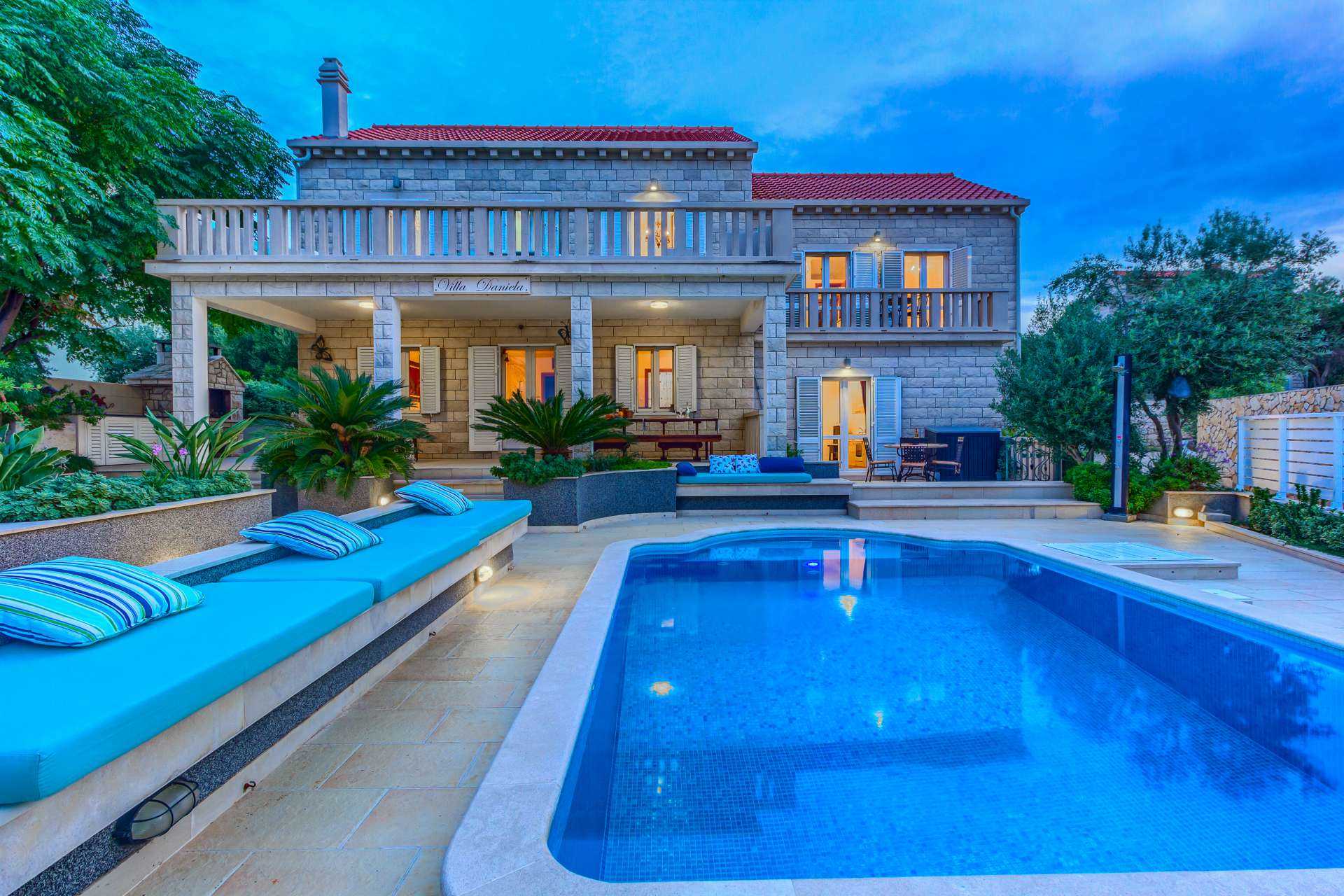 Villa Southern Beauty - six bedroom villa with a pool and jacuzzi on Island Korčula