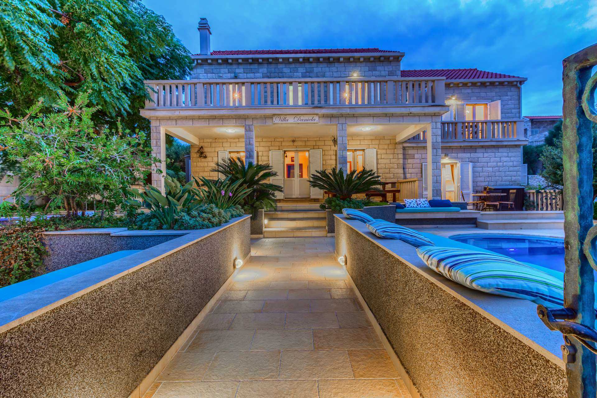 Villa Southern Beauty - six bedroom villa with a pool and jacuzzi on Island Korčula