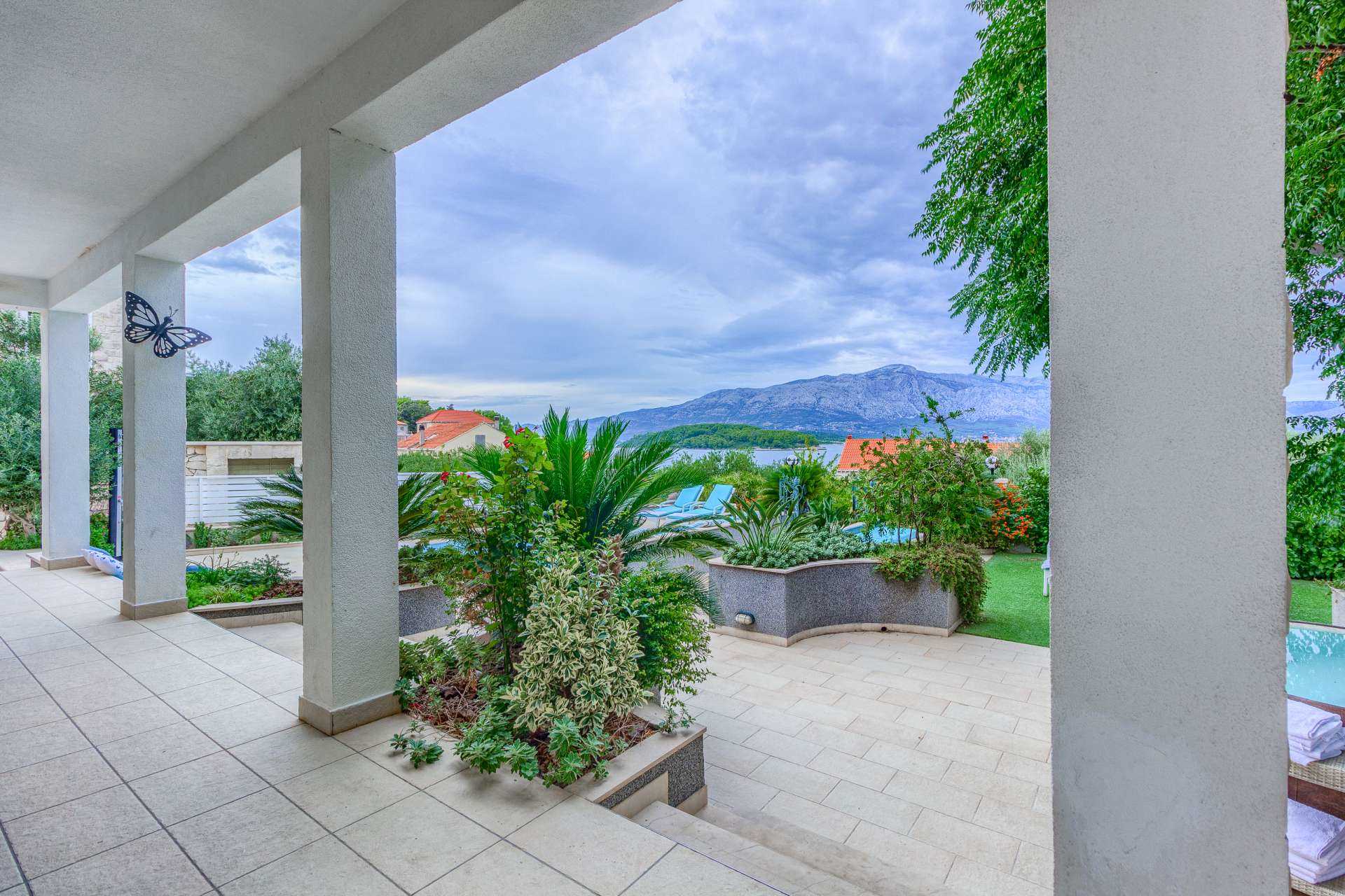 Villa Southern Beauty - six bedroom villa with a pool and jacuzzi on Island Korčula