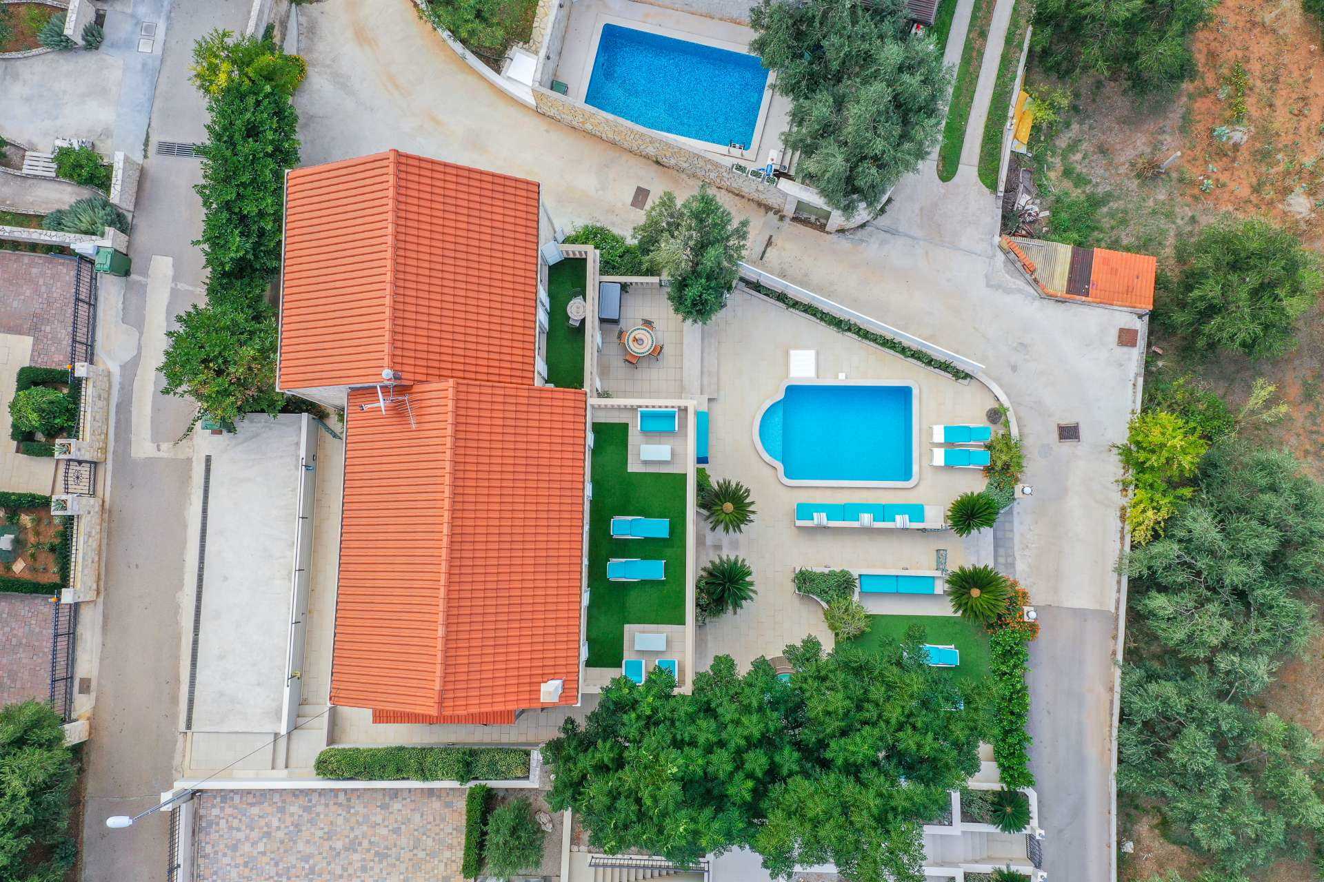 Villa Southern Beauty - six bedroom villa with a pool and jacuzzi on Island Korčula