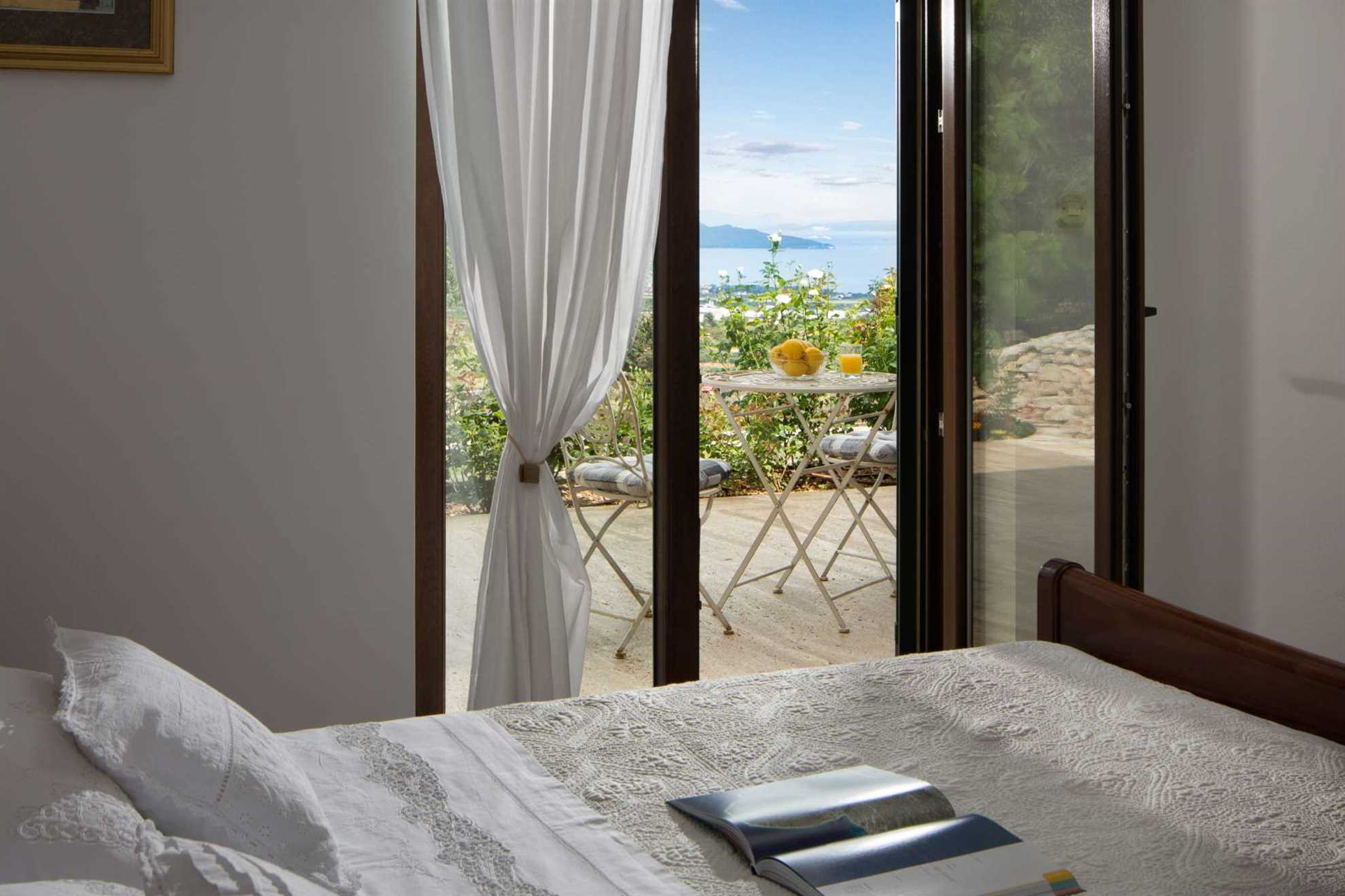 Finca Olive Grove - four bedrooms, heated pool, stunning views on 16000m2