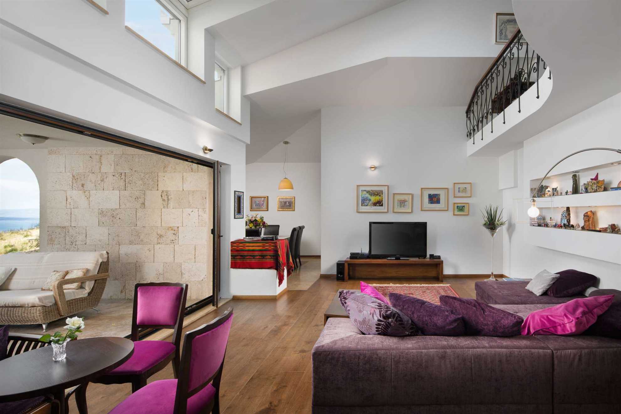 Finca Olive Grove - four bedrooms, heated pool, stunning views on 16000m2