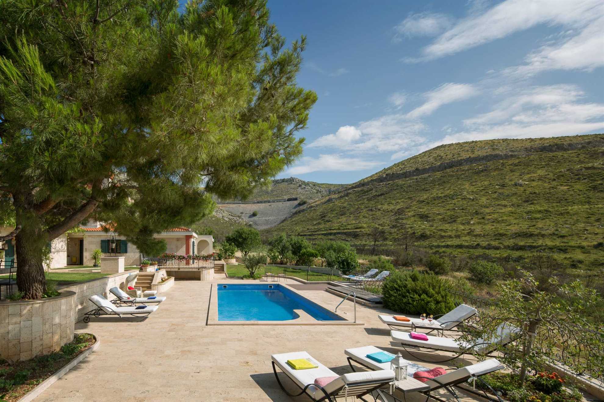Finca Olive Grove - four bedrooms, heated pool, stunning views on 16000m2