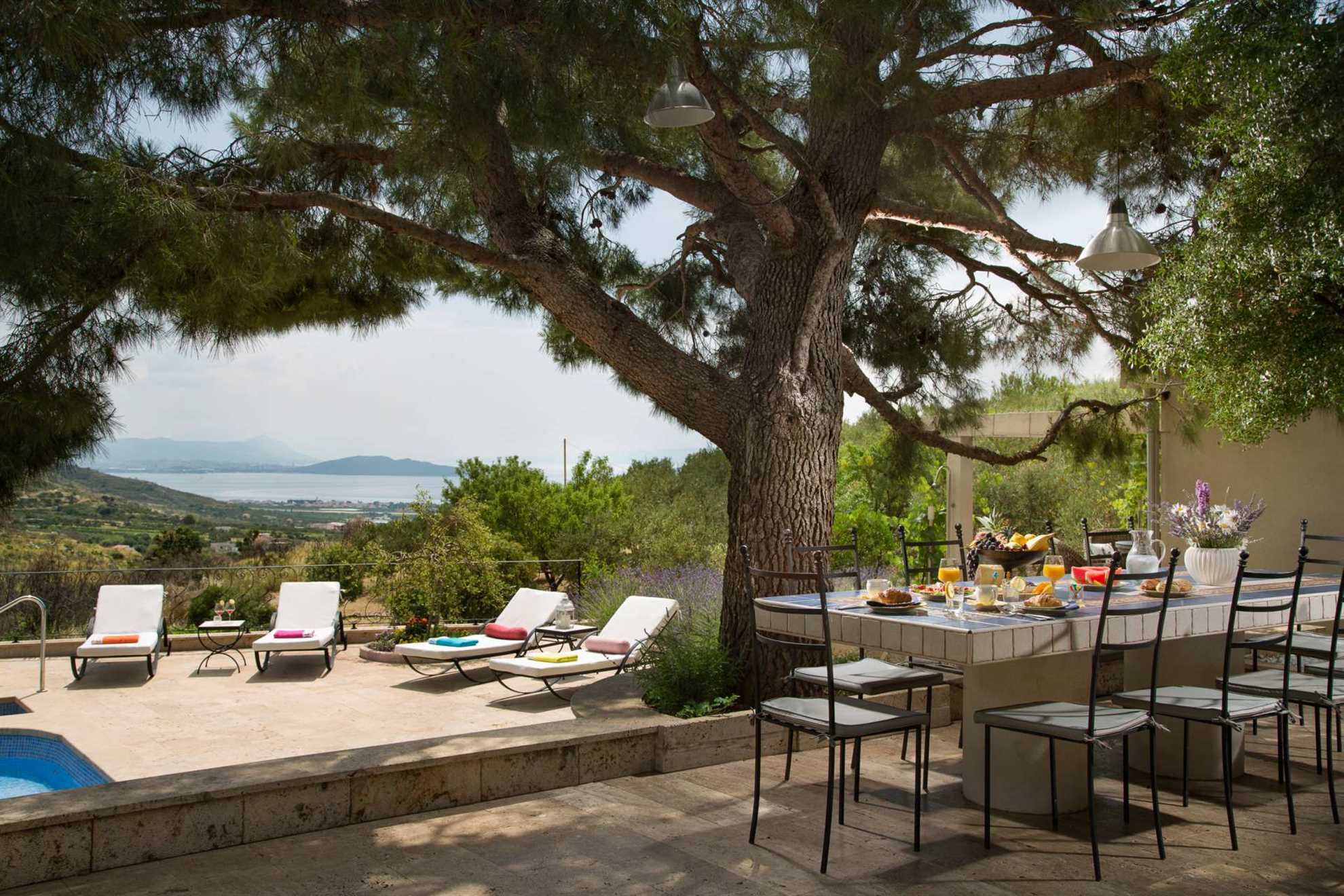 Finca Olive Grove - four bedrooms, heated pool, stunning views on 16000m2