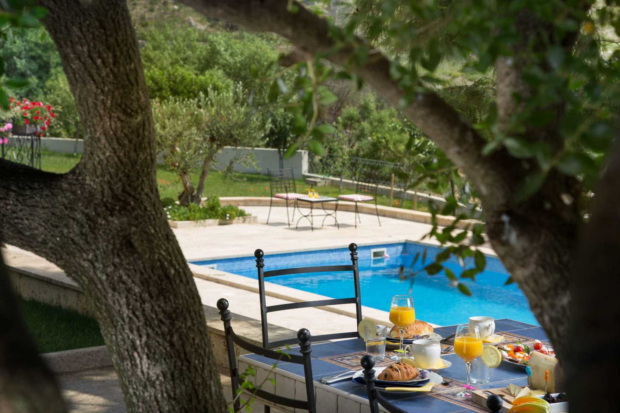 Finca Olive Grove - four bedrooms, heated pool, stunning views on 16000m2