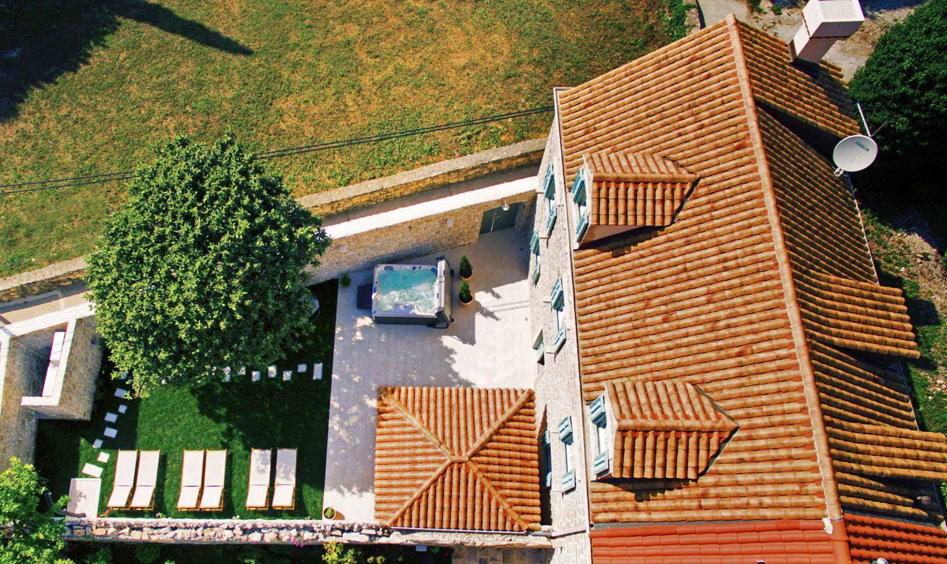 Villa Illyria -charming villa by the sea for 8 guests, close to restaurants and cafes