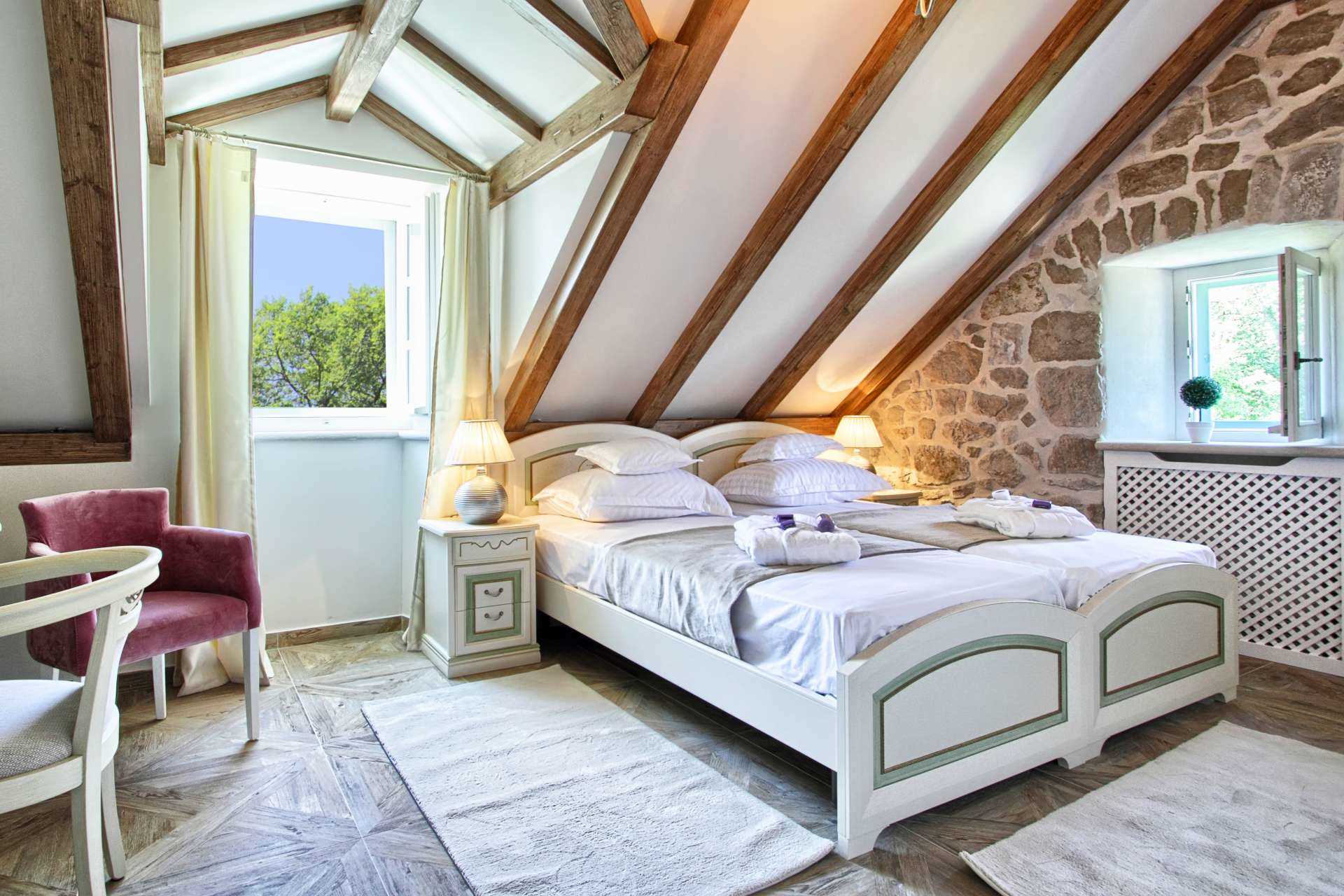 Villa Illyria -charming villa by the sea for 8 guests, close to restaurants and cafes
