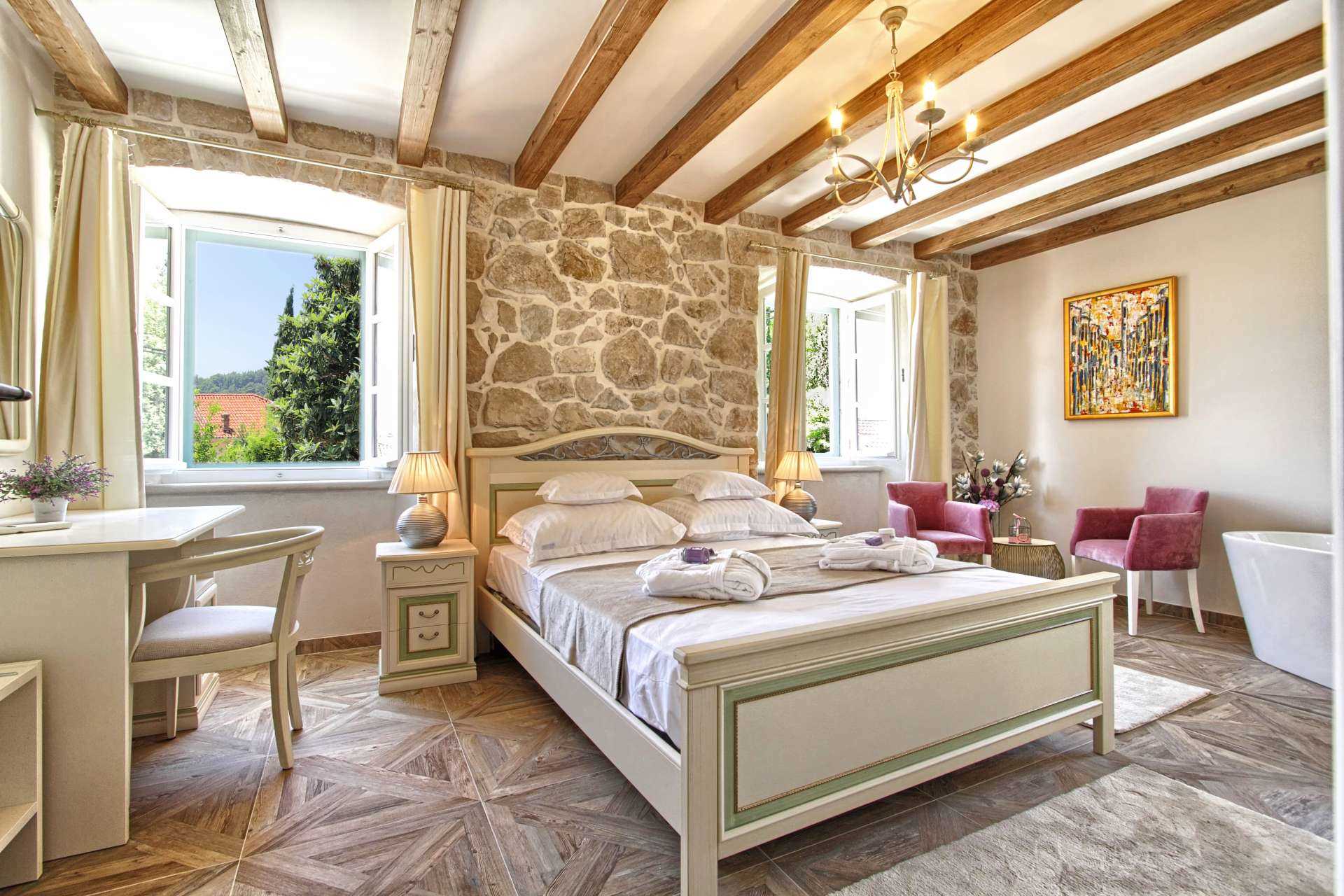 Villa Illyria -charming villa by the sea for 8 guests, close to restaurants and cafes
