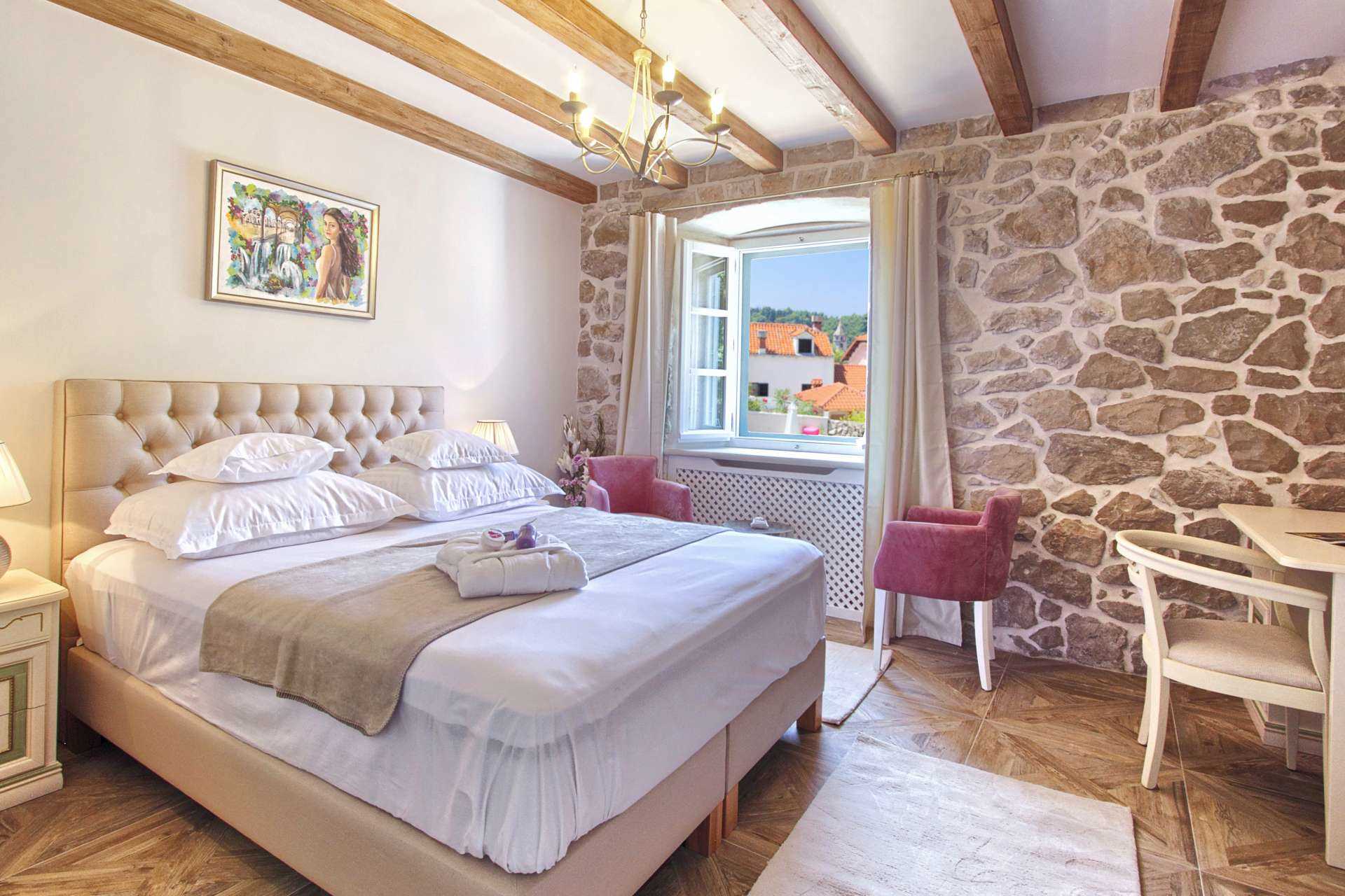 Villa Illyria -charming villa by the sea for 8 guests, close to restaurants and cafes