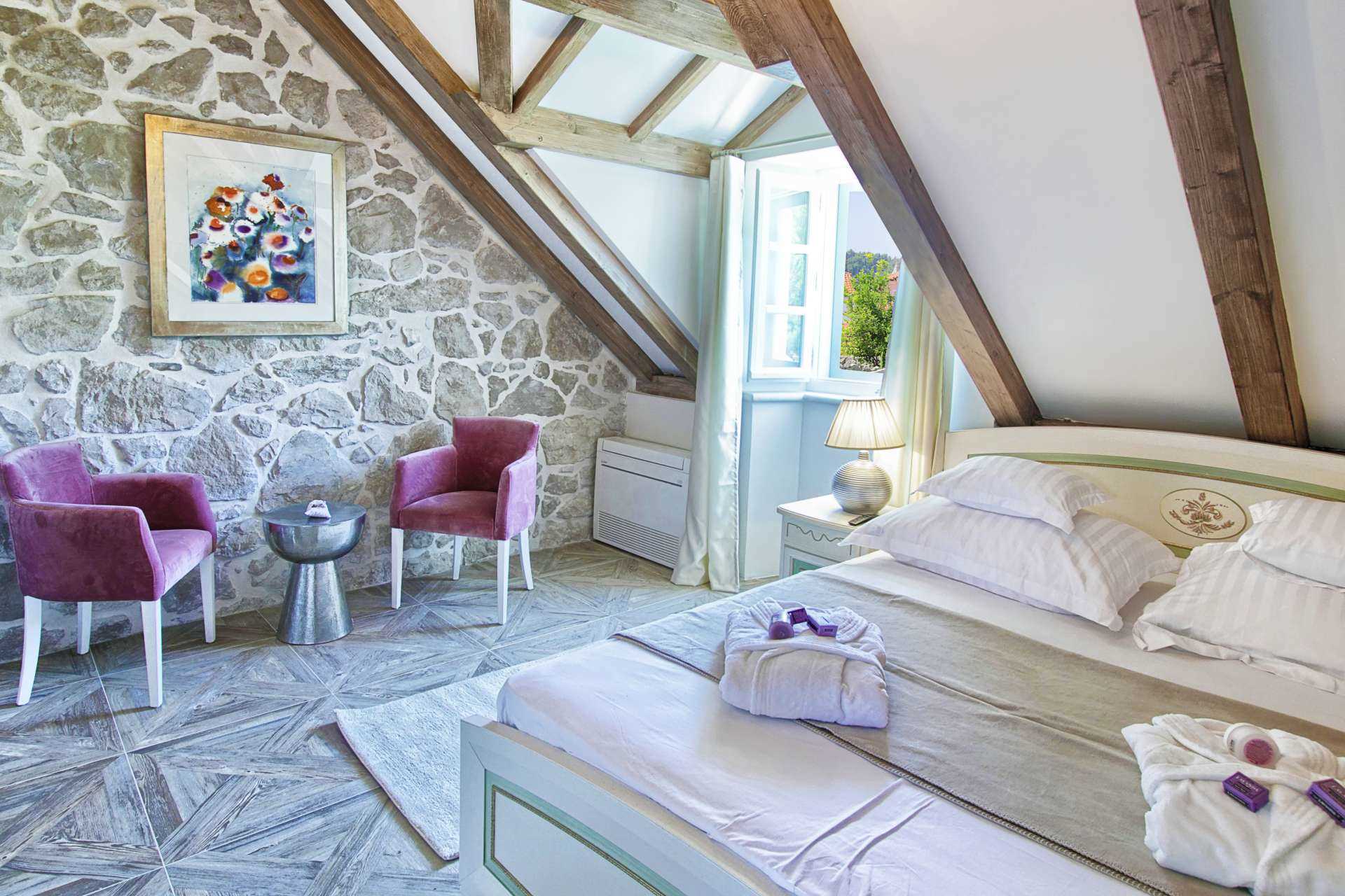 Villa Illyria -charming villa by the sea for 8 guests, close to restaurants and cafes