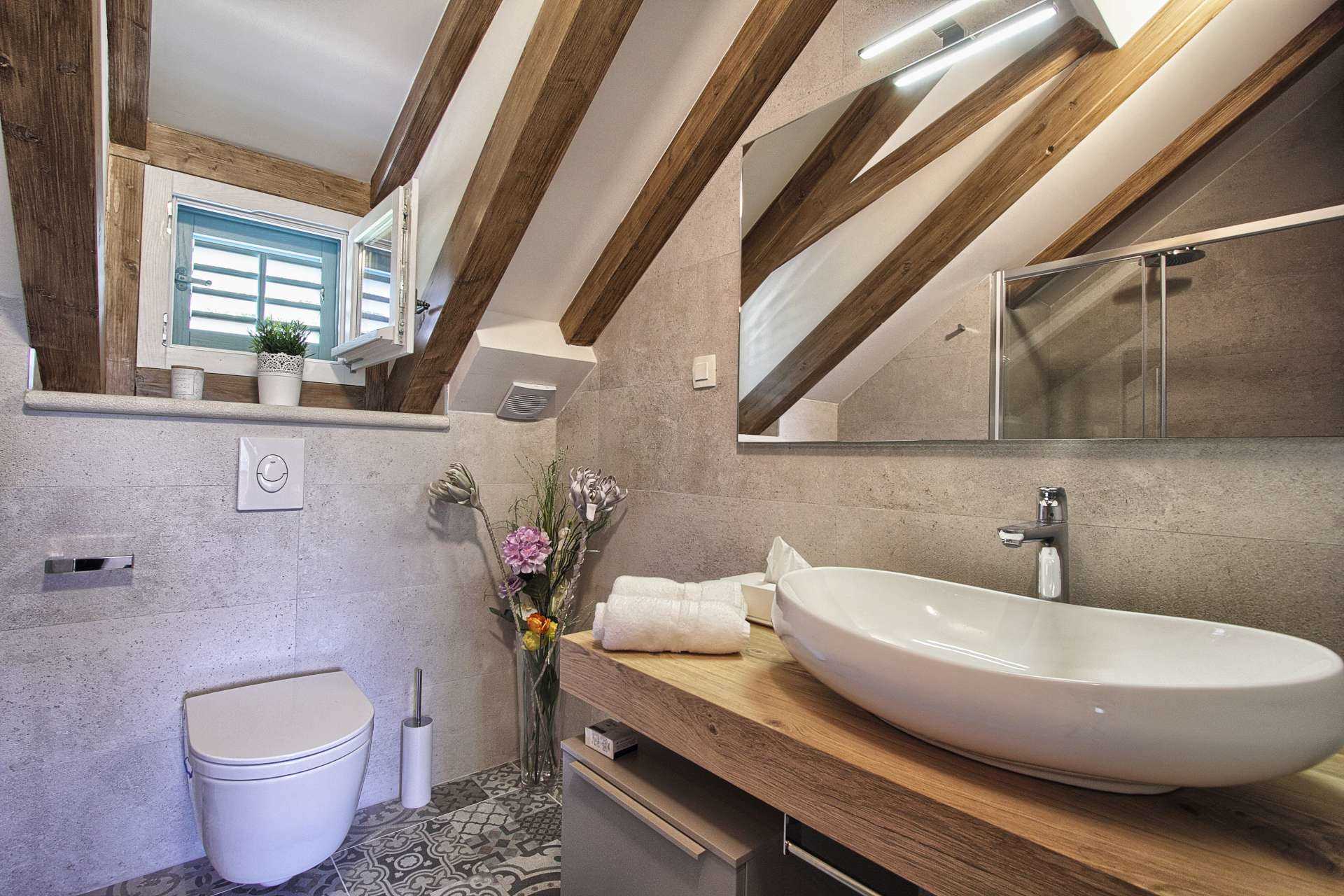 Villa Illyria -charming villa by the sea for 8 guests, close to restaurants and cafes