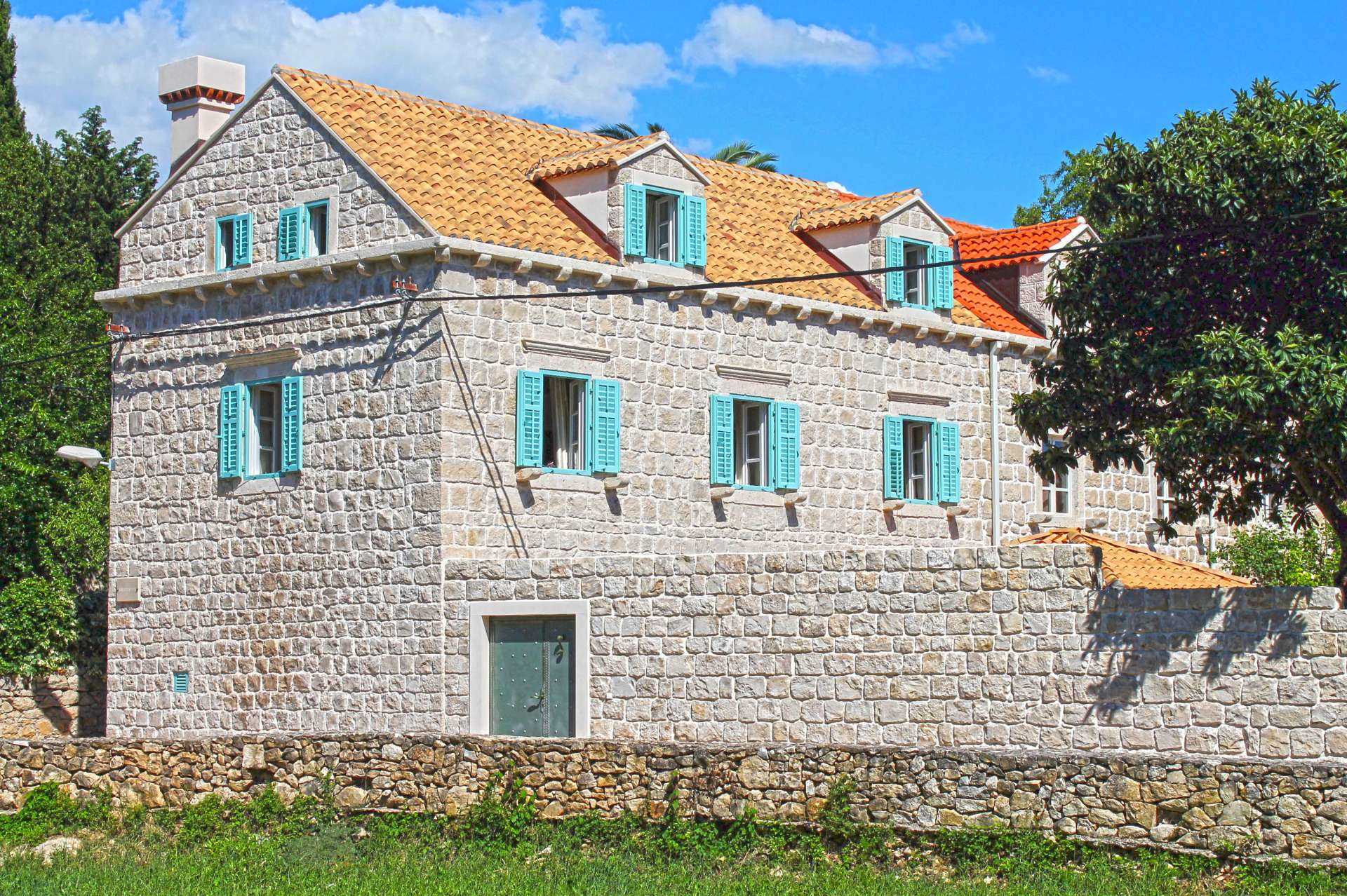 Villa Illyria -charming villa by the sea for 8 guests, close to restaurants and cafes