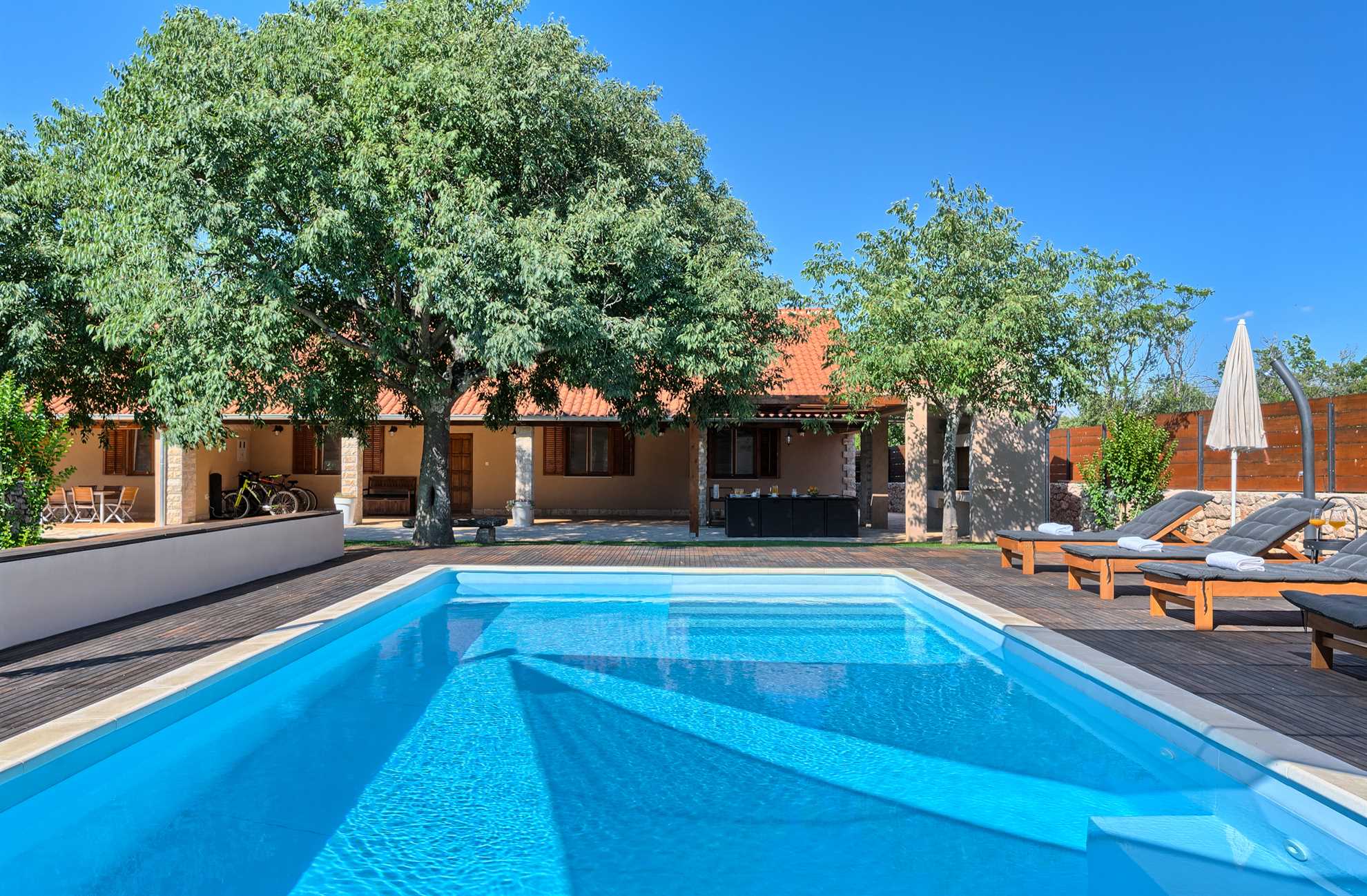 Villa River and Sea Retreat - für 12 Gäste mit Pool, 10 Minuten zum Strand