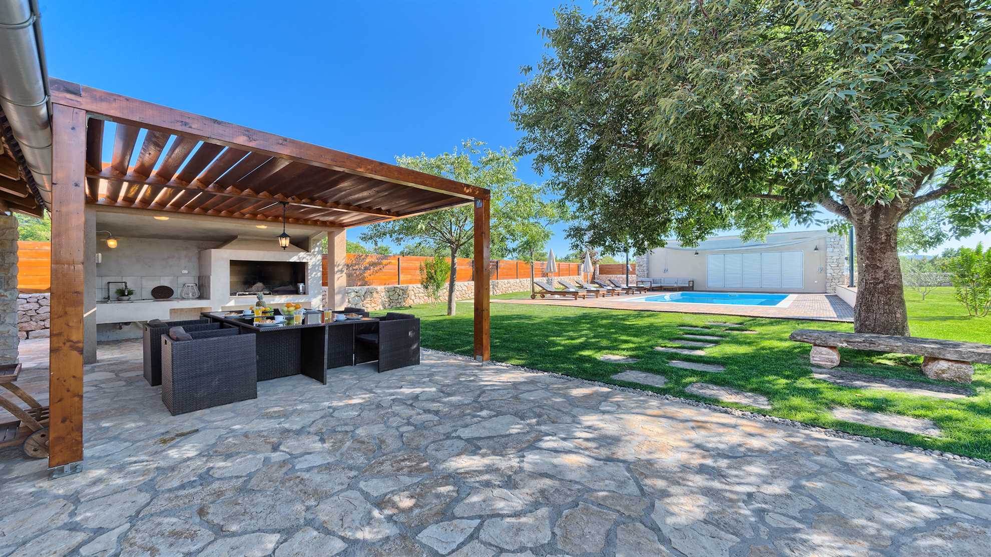 Villa River and Sea Retreat - für 12 Gäste mit Pool, 10 Minuten zum Strand