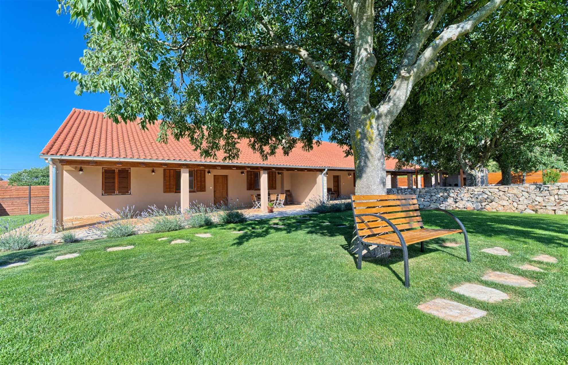 Villa River and Sea Retreat - für 12 Gäste mit Pool, 10 Minuten zum Strand
