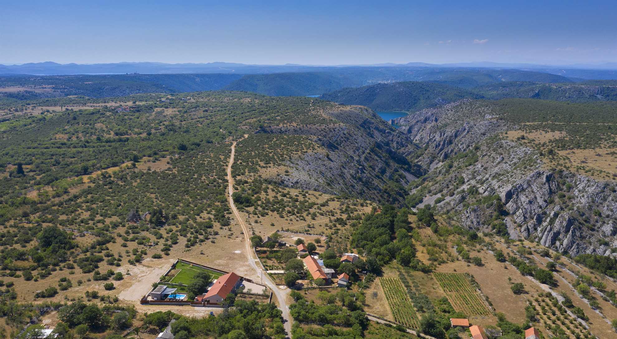 Villa River and Sea Retreat - für 12 Gäste mit Pool, 10 Minuten zum Strand