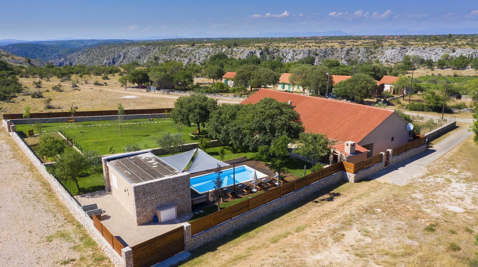 Villa River and Sea Retreat - für 12 Gäste mit Pool, 10 Minuten zum Strand