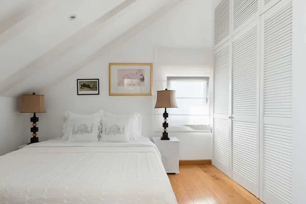 Villa Paradiso - luxury 7-bedroom villa with a heated pool and sea views