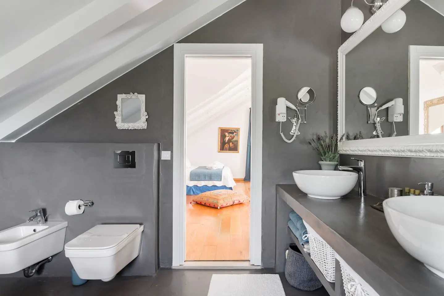 Villa Paradiso - luxury 7-bedroom villa with a heated pool and sea views