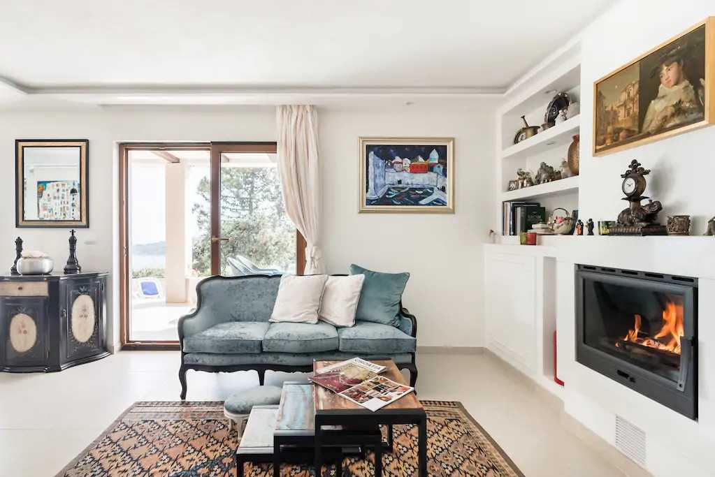 Villa Paradiso - luxury 7-bedroom villa with a heated pool and sea views