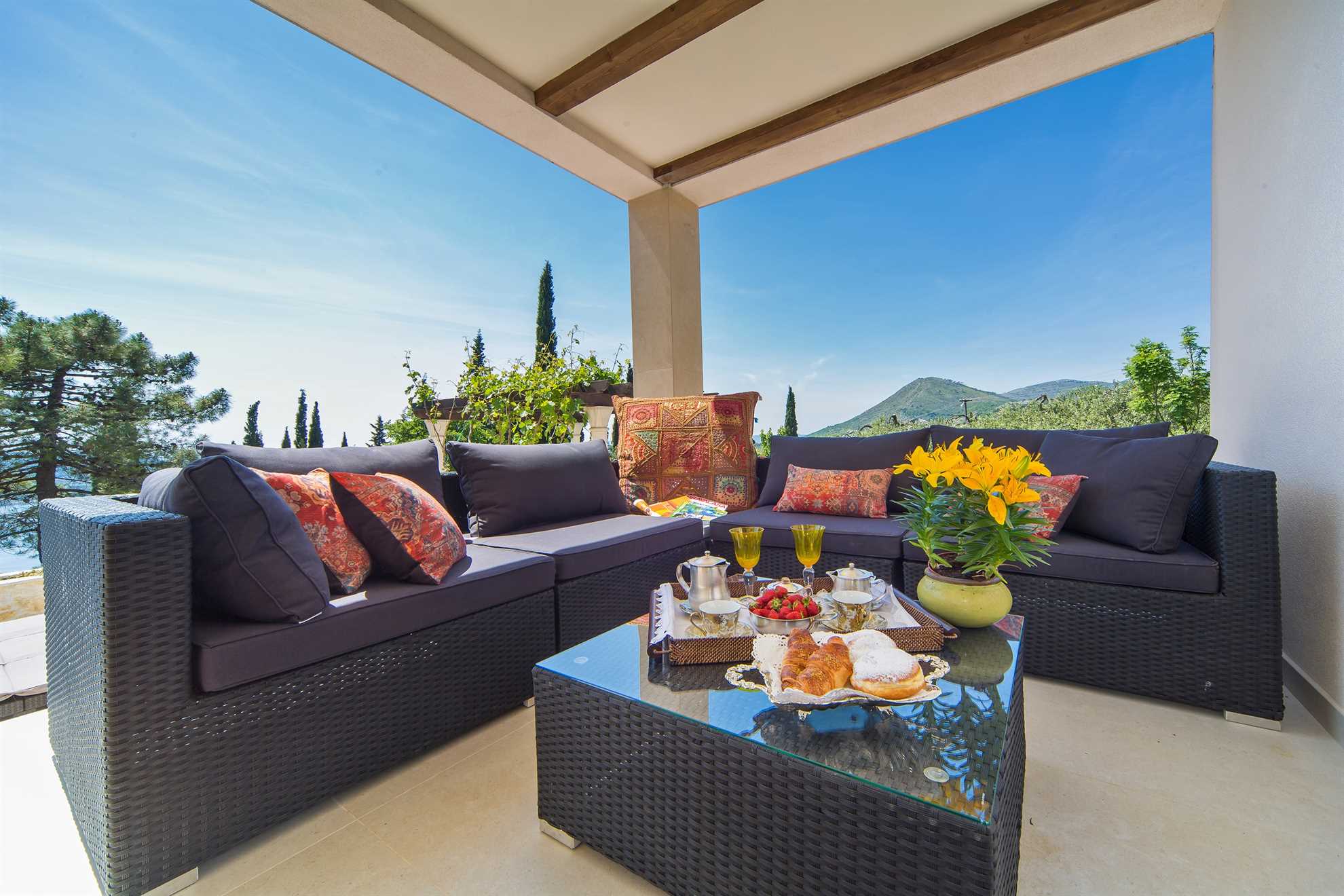 Villa Paradiso - luxury 7-bedroom villa with a heated pool and sea views