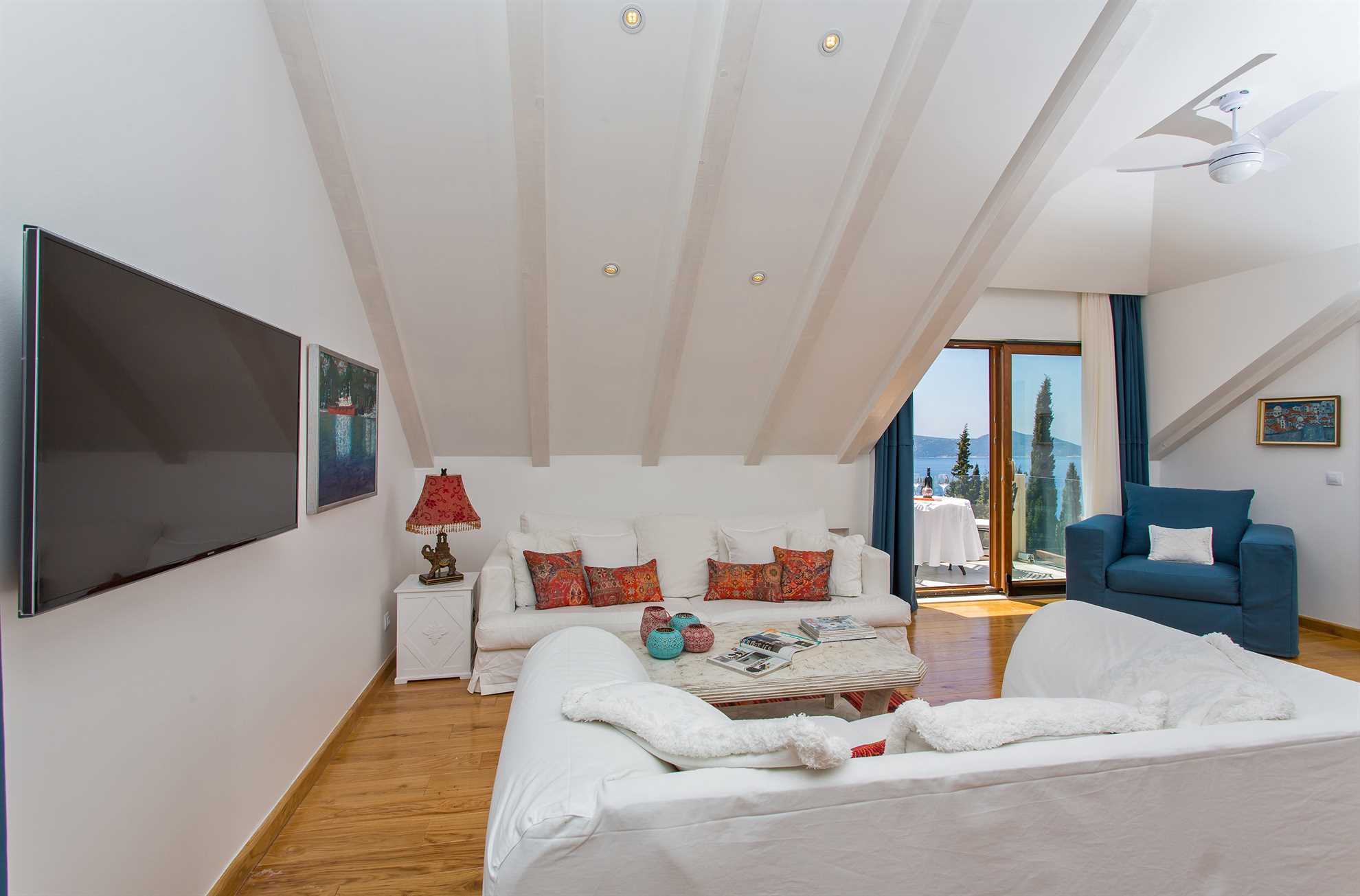Villa Paradiso - luxury 7-bedroom villa with a heated pool and sea views