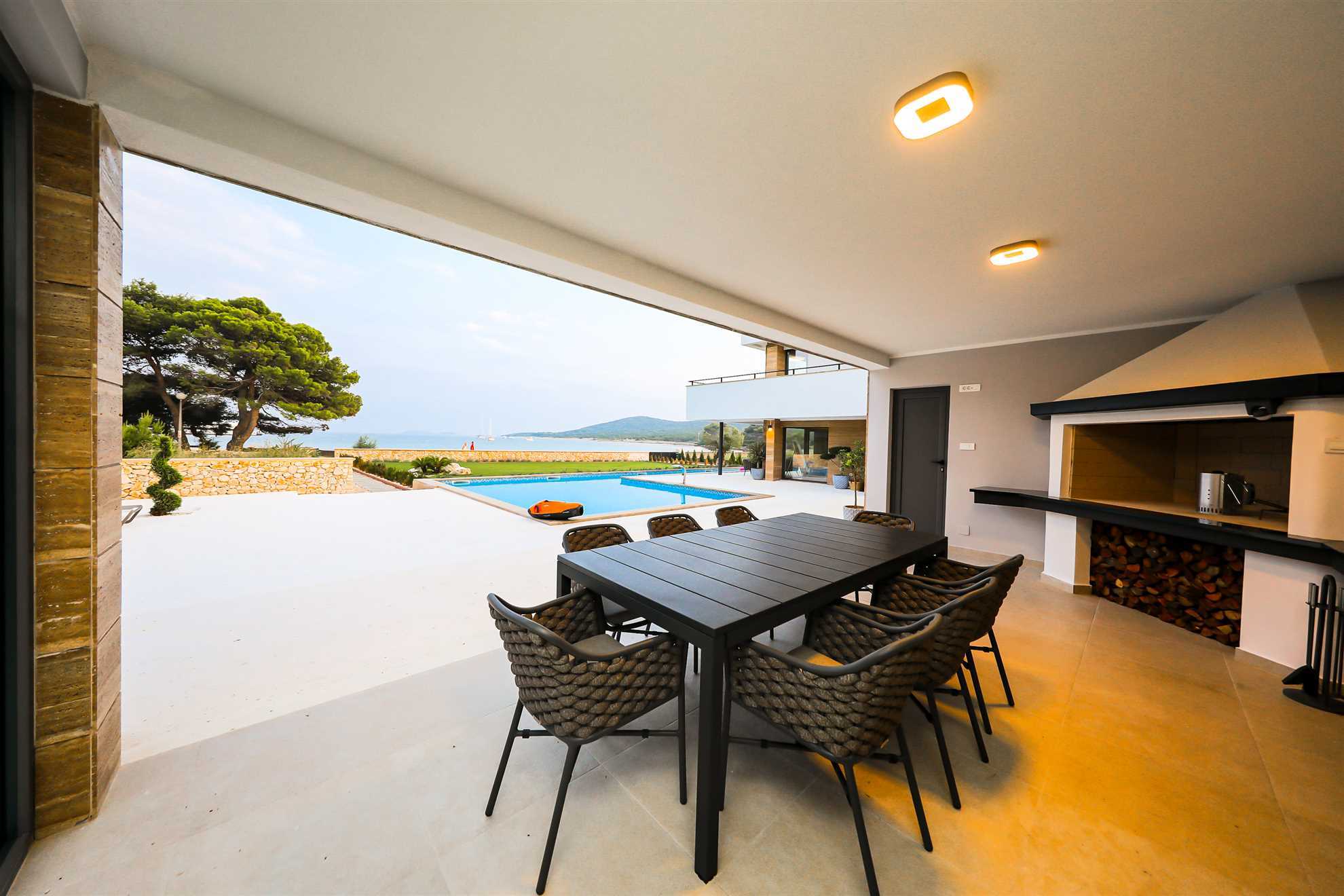 Villa Seabreeze Haven - seaside villa with a tennis court, 120 m2 pool, jacuzzi and tranquility