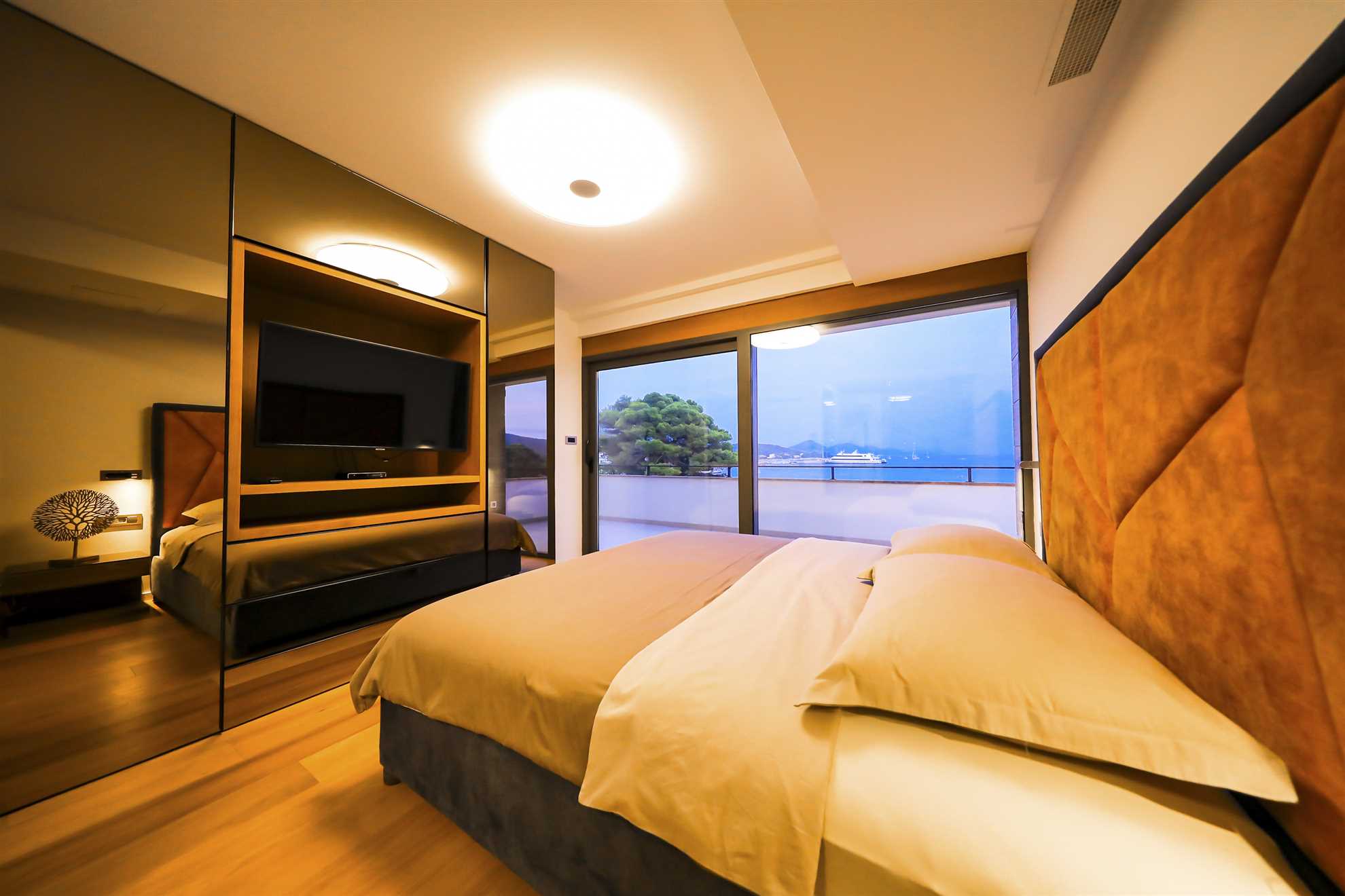 Villa Seabreeze Haven - seaside villa with a tennis court, 120 m2 pool, jacuzzi and tranquility
