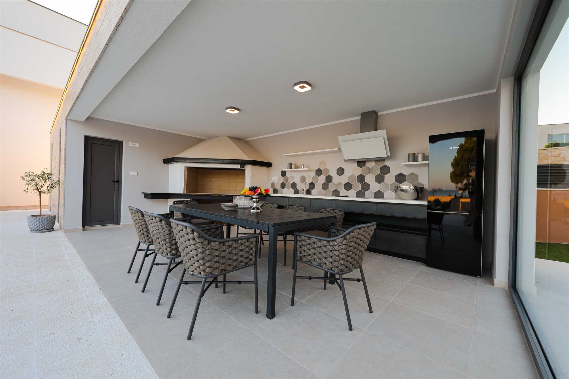 Villa Seabreeze Haven - seaside villa with a tennis court, 120 m2 pool, jacuzzi and tranquility