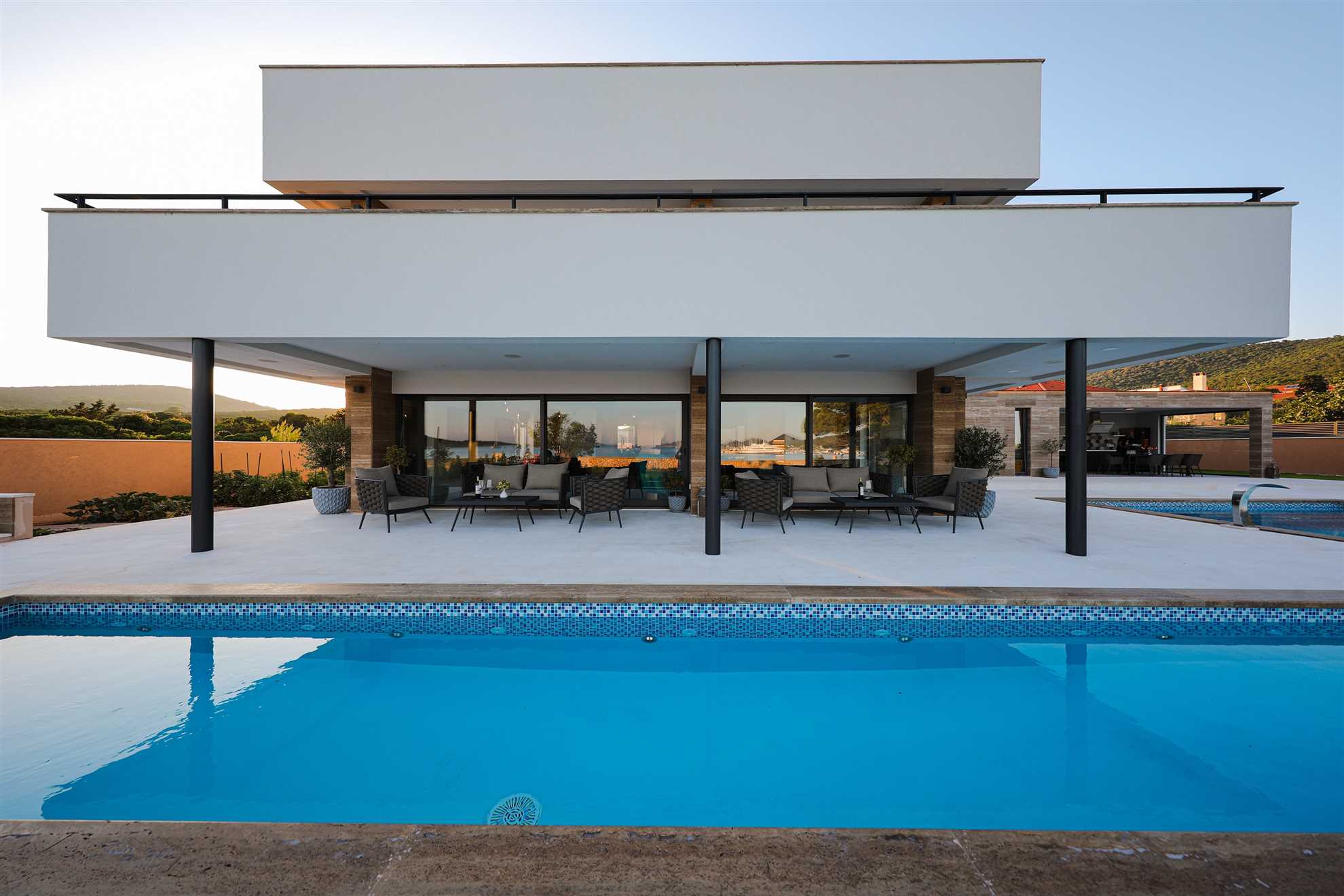 Villa Seabreeze Haven - seaside villa with a tennis court, 120 m2 pool, jacuzzi and tranquility