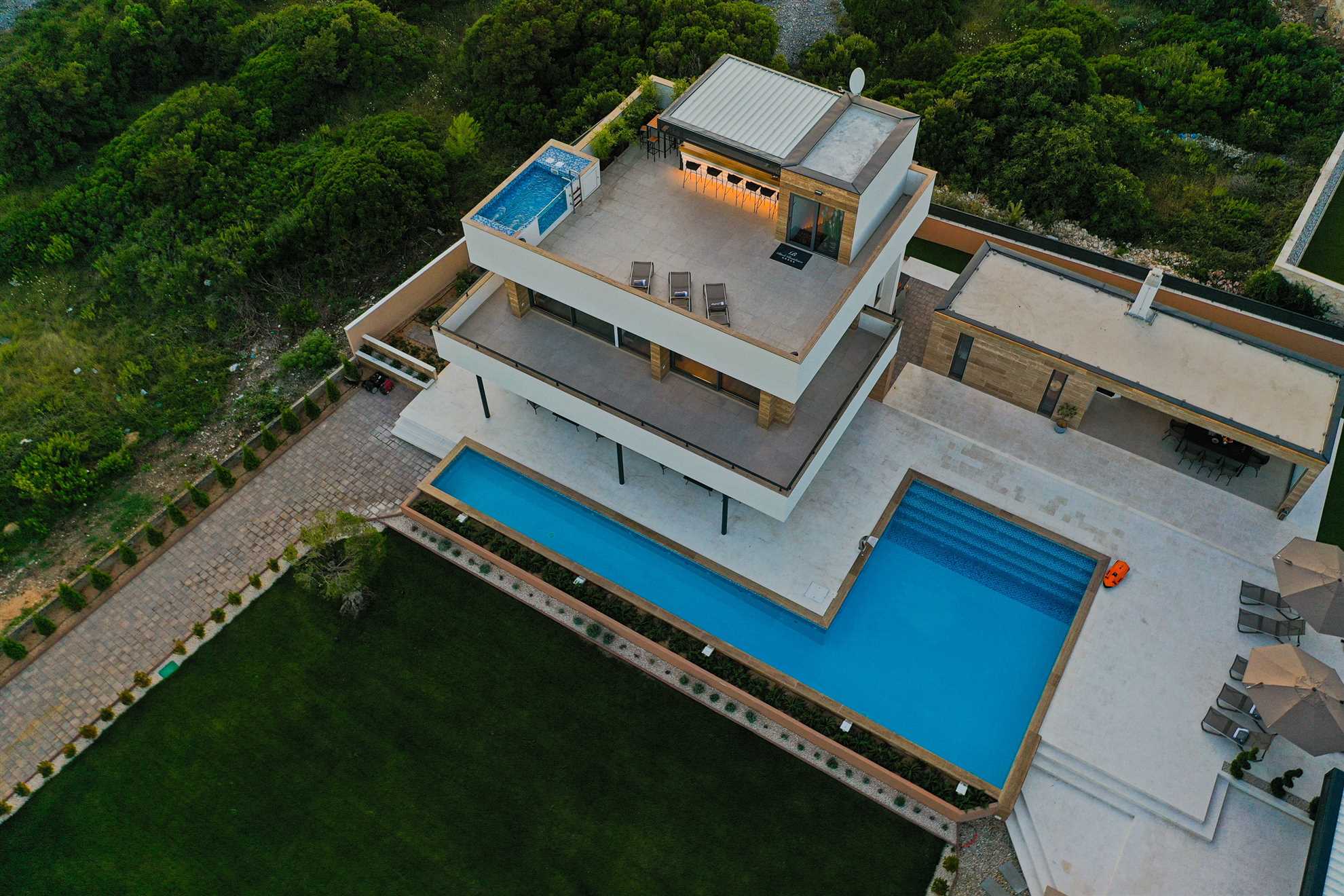 Villa Seabreeze Haven - seaside villa with a tennis court, 120 m2 pool, jacuzzi and tranquility