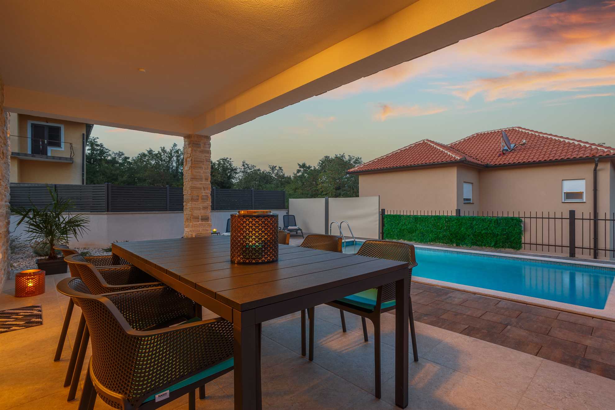 Vila MONICA s pogledom na morje in ogrevanim bazenom