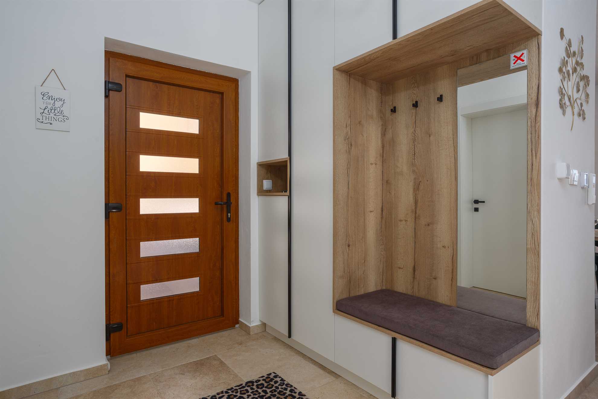 Vila MONICA s pogledom na morje in ogrevanim bazenom