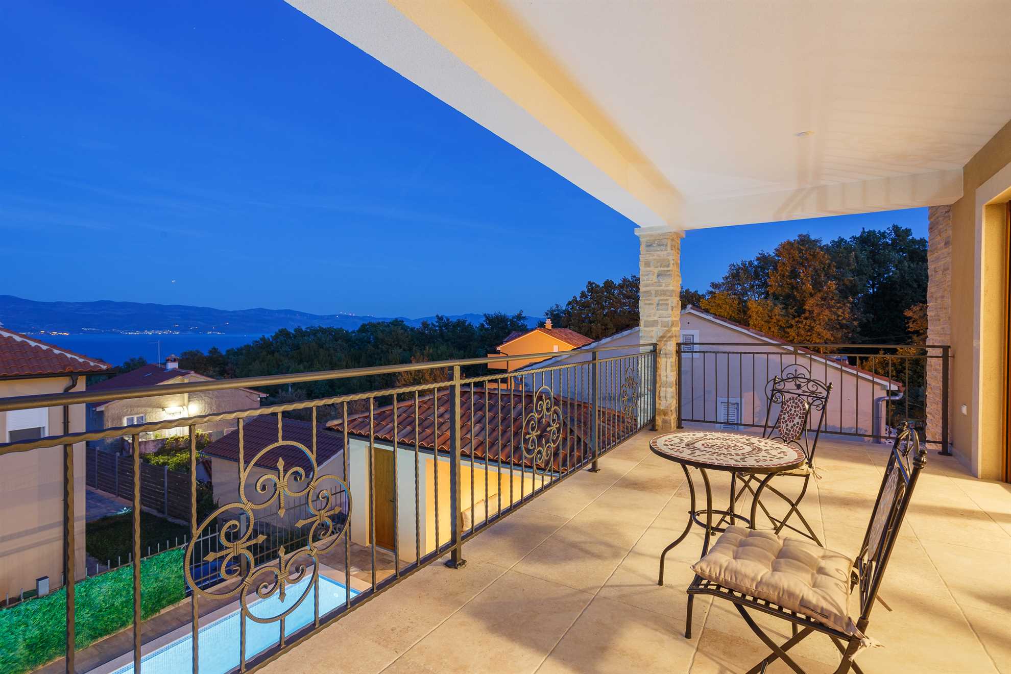 Vila MONICA s pogledom na morje in ogrevanim bazenom