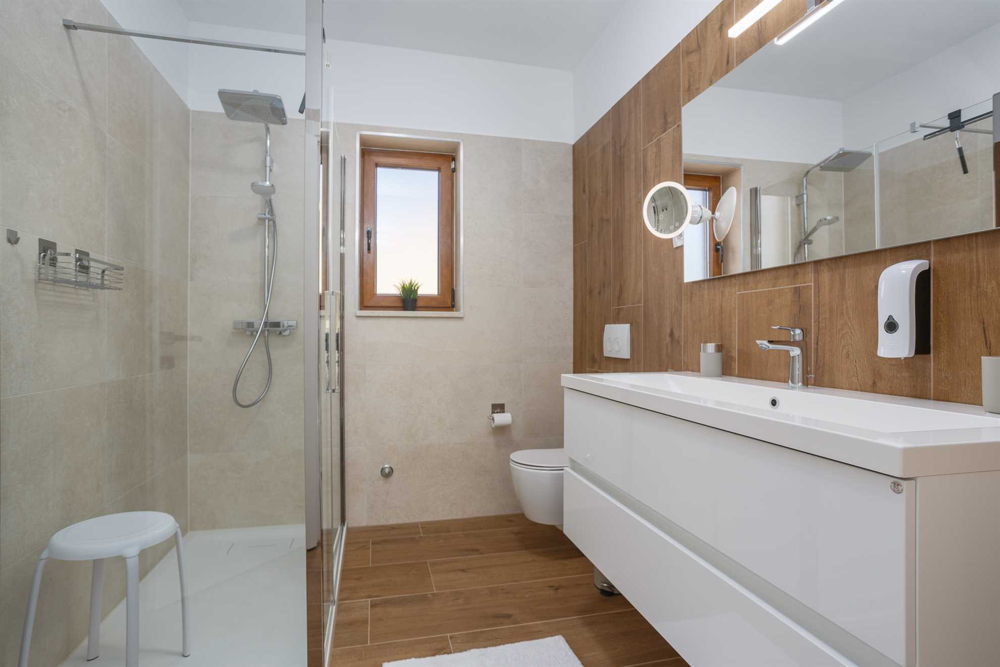 Vila MONICA s pogledom na morje in ogrevanim bazenom