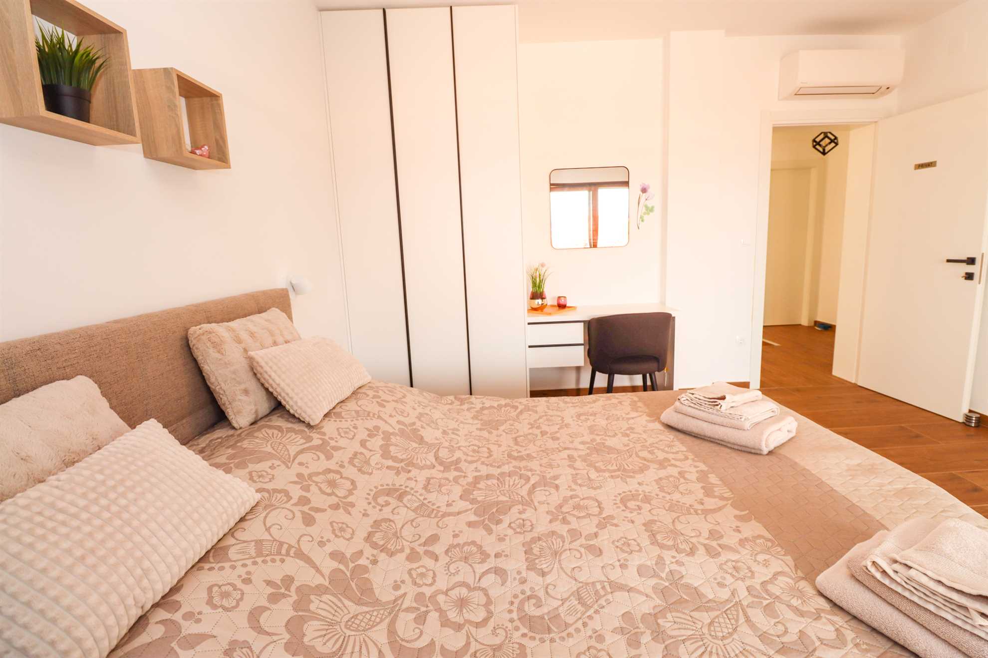 Vila MONICA s pogledom na morje in ogrevanim bazenom