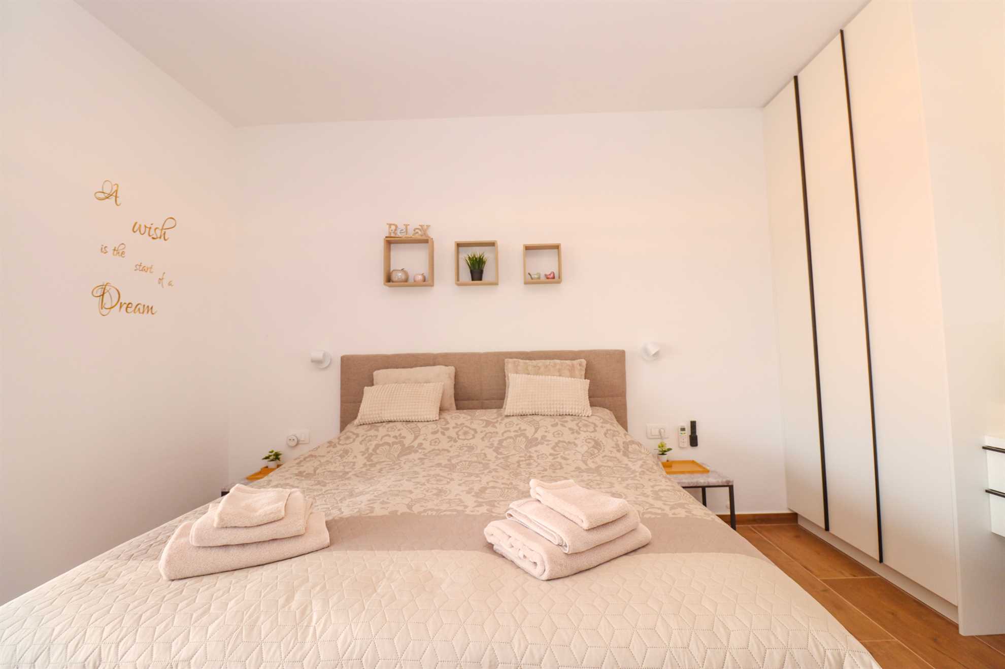 Vila MONICA s pogledom na morje in ogrevanim bazenom