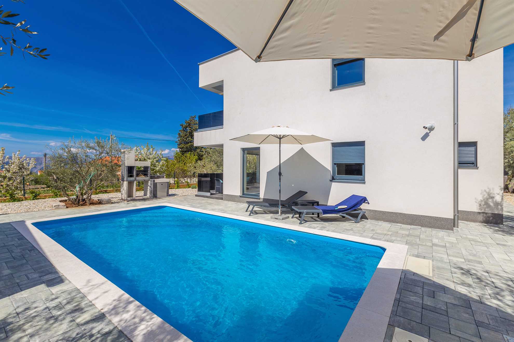 Villa LIO con piscina privata