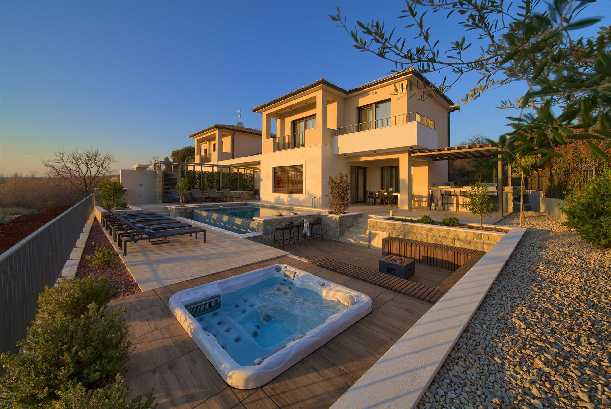 Villa LORD mit beheiztem Pool, Whirlpool und Sauna