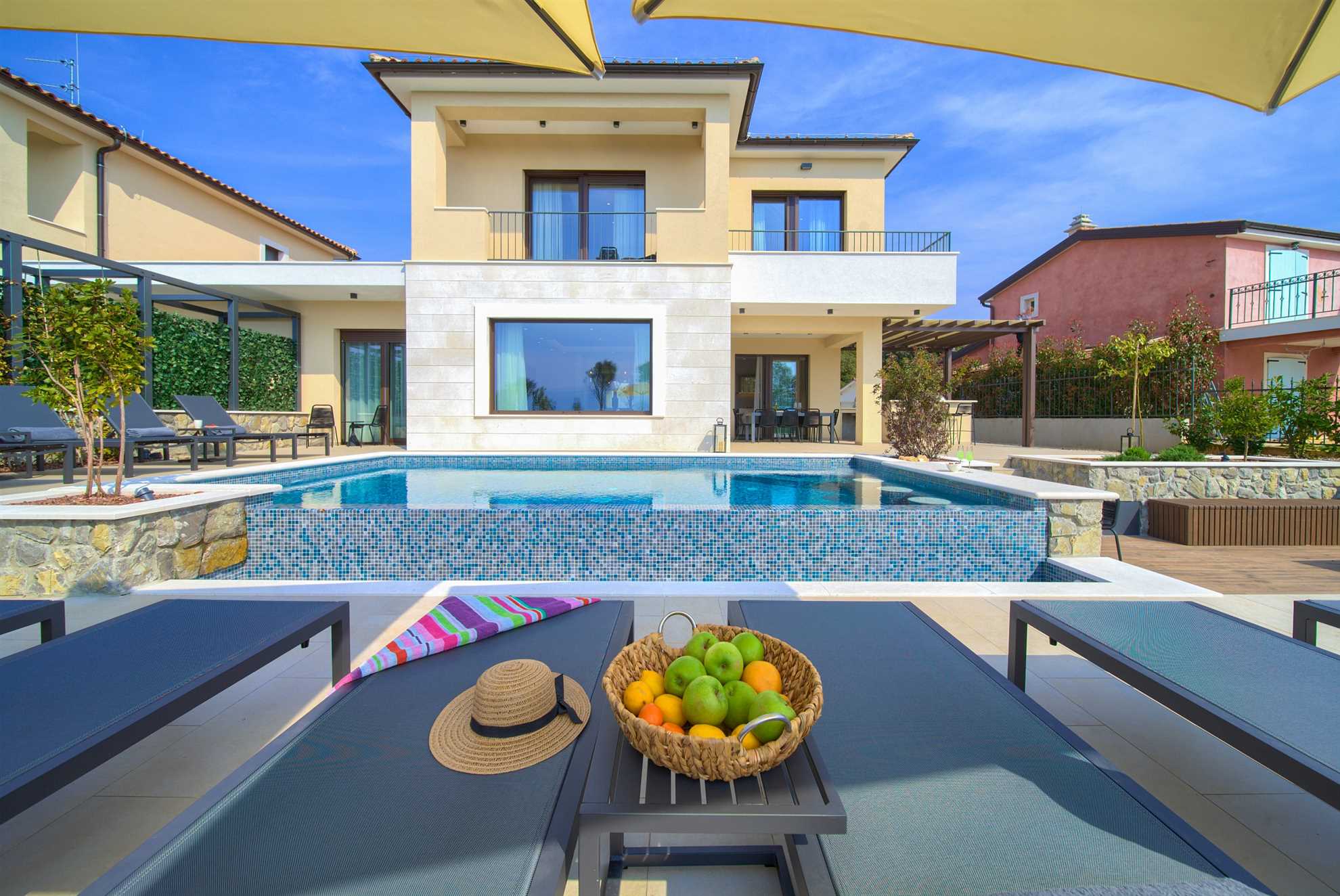 Villa LORD mit beheiztem Pool, Whirlpool und Sauna