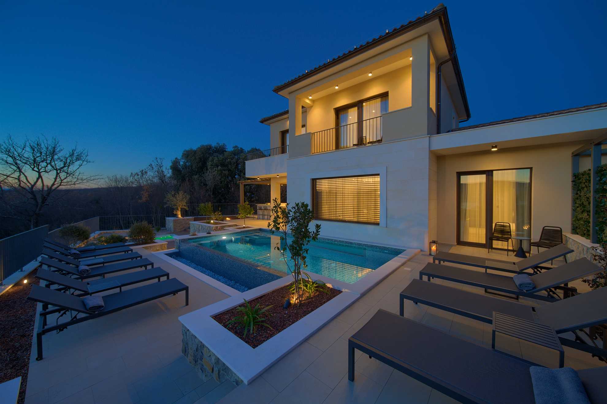 Villa LADY s grijanim bazenom, jacuzzijem i saunom