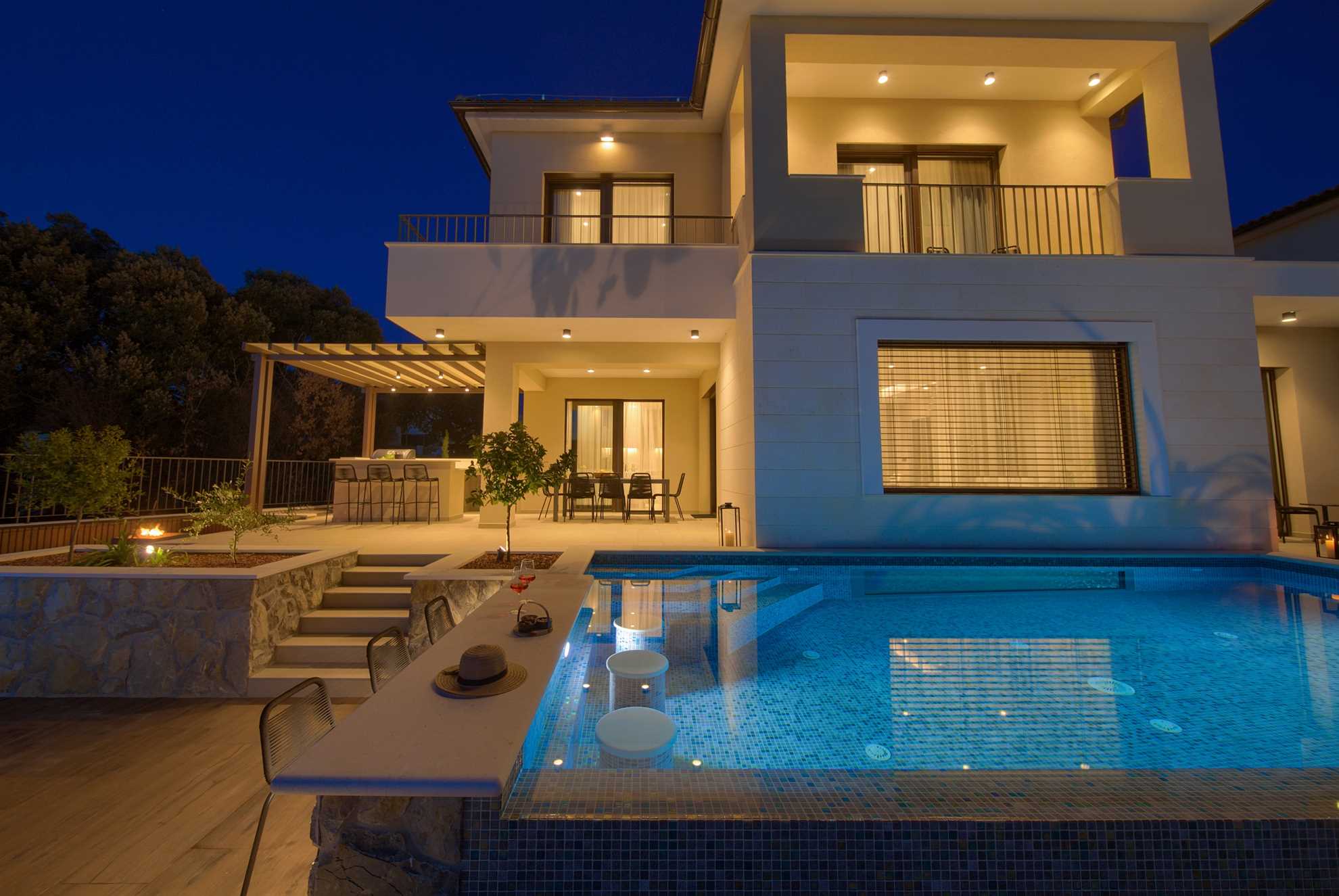 Villa LADY s grijanim bazenom, jacuzzijem i saunom