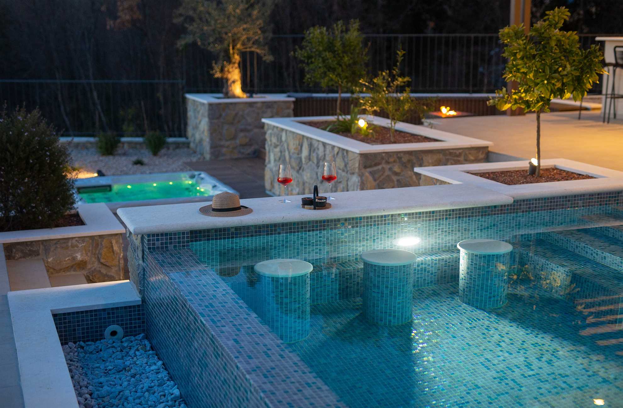 Villa LADY s grijanim bazenom, jacuzzijem i saunom