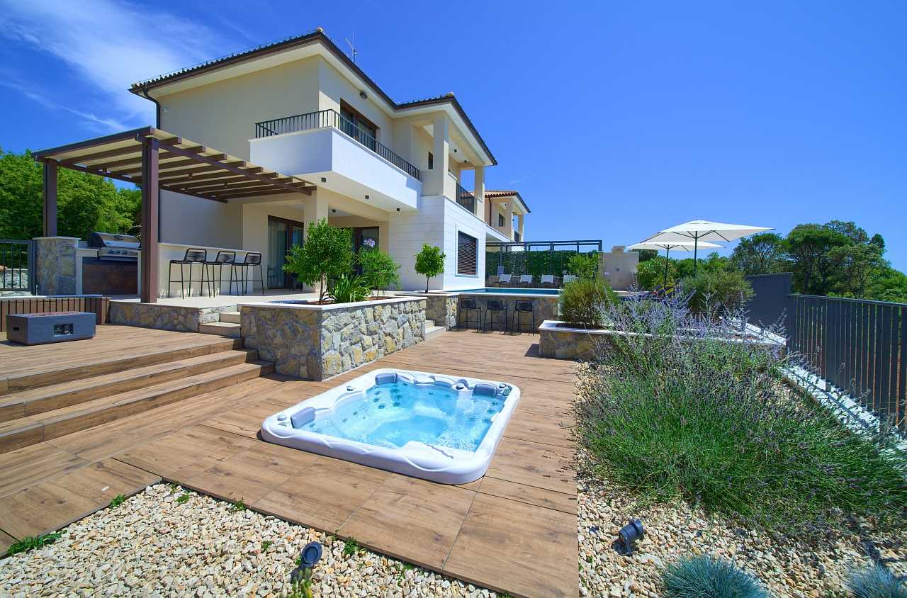 Villa LADY with heated pool, jacuzzi and sauna