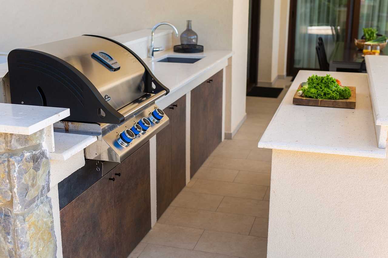 Villa LADY s grijanim bazenom, jacuzzijem i saunom