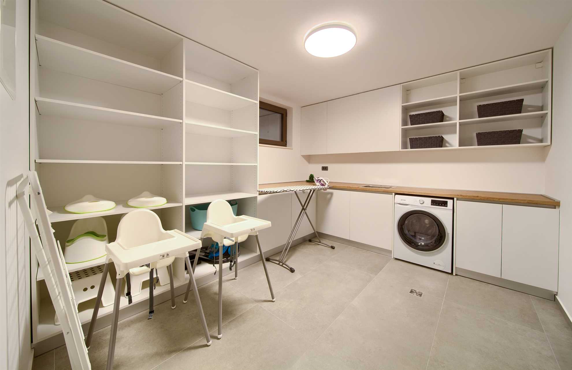 Villa LADY s grijanim bazenom, jacuzzijem i saunom