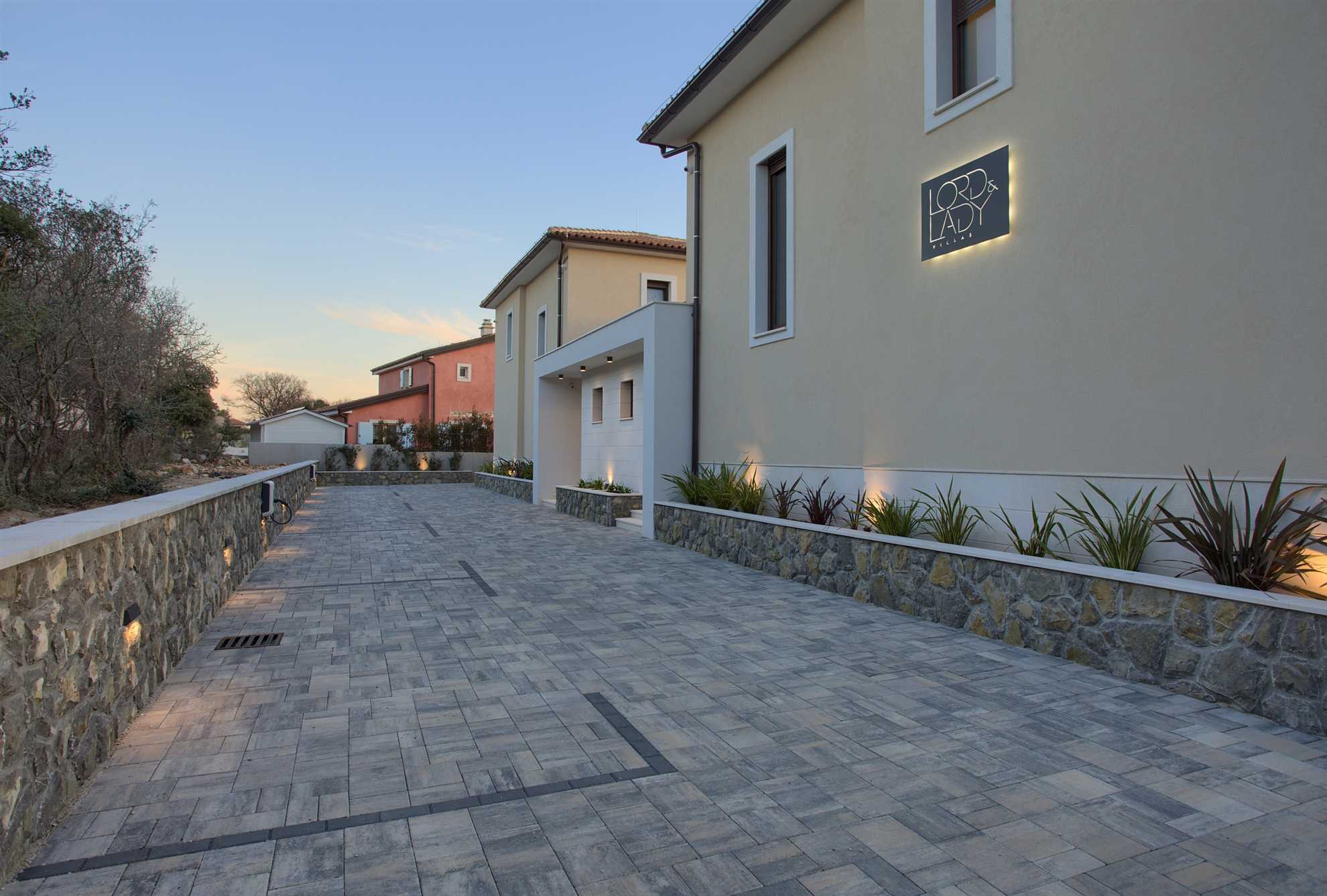 Villa LADY s grijanim bazenom, jacuzzijem i saunom