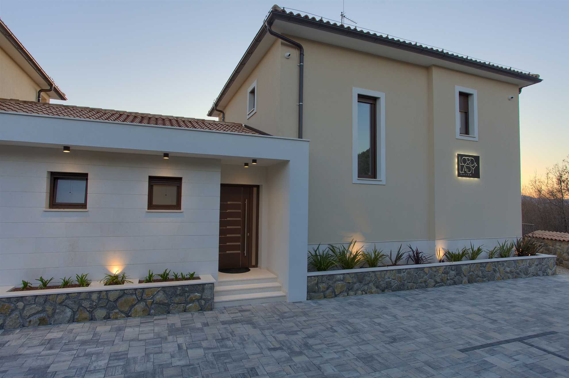 Villa LADY s grijanim bazenom, jacuzzijem i saunom