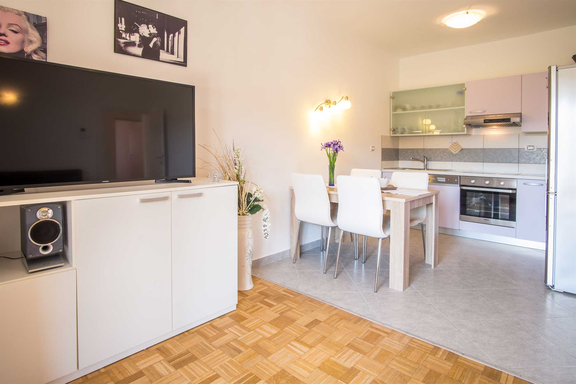 Apartment IVA close to the beach